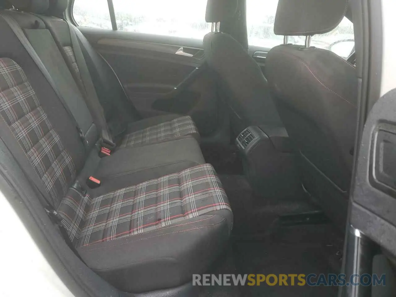 10 fotografías del automóvil dañado 3VW6T7AU6KM026482 VOLKSWAGEN GTI 2019