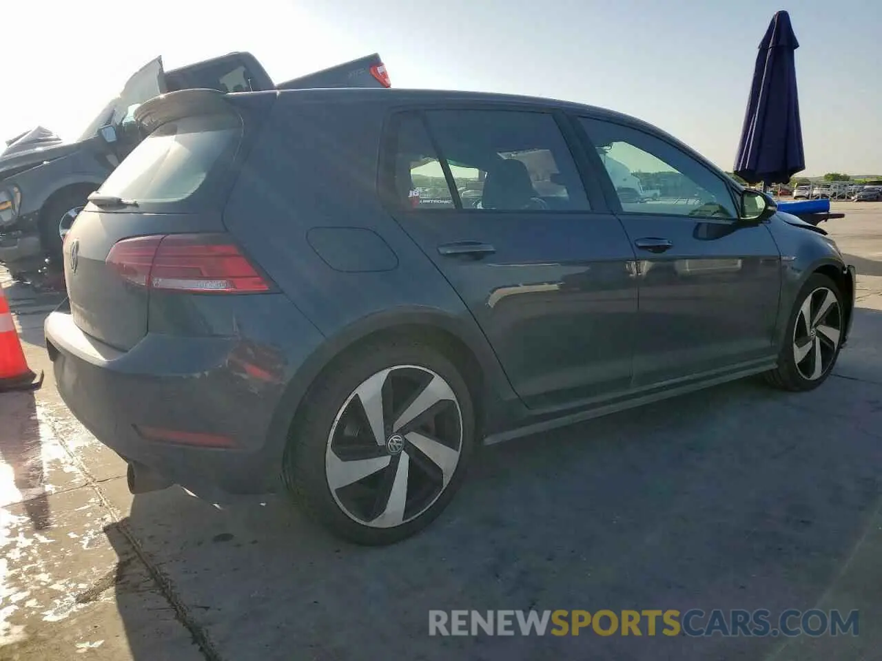 3 fotografías del automóvil dañado 3VW6T7AU5MM008171 VOLKSWAGEN GTI 2021