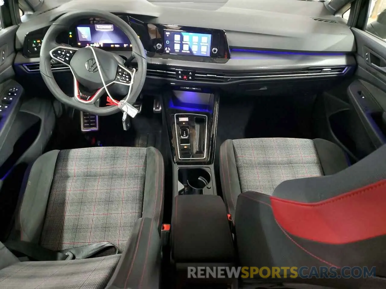 8 fotografías del automóvil dañado WVWGA7CD1RW219496 VOLKSWAGEN GTI 2024