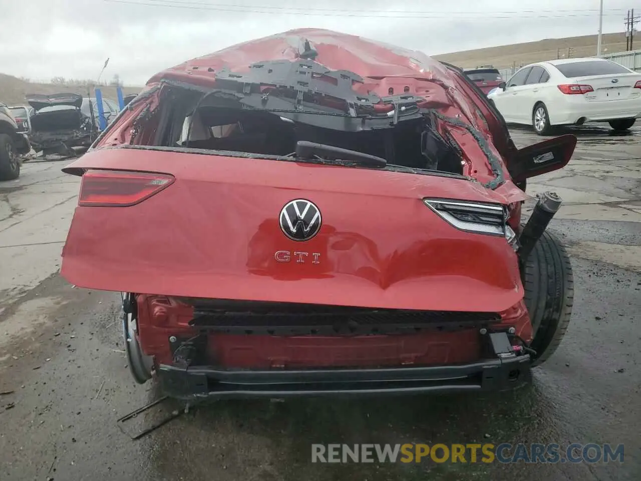 6 fotografías del automóvil dañado WVWGA7CD3RW155235 VOLKSWAGEN GTI 2024