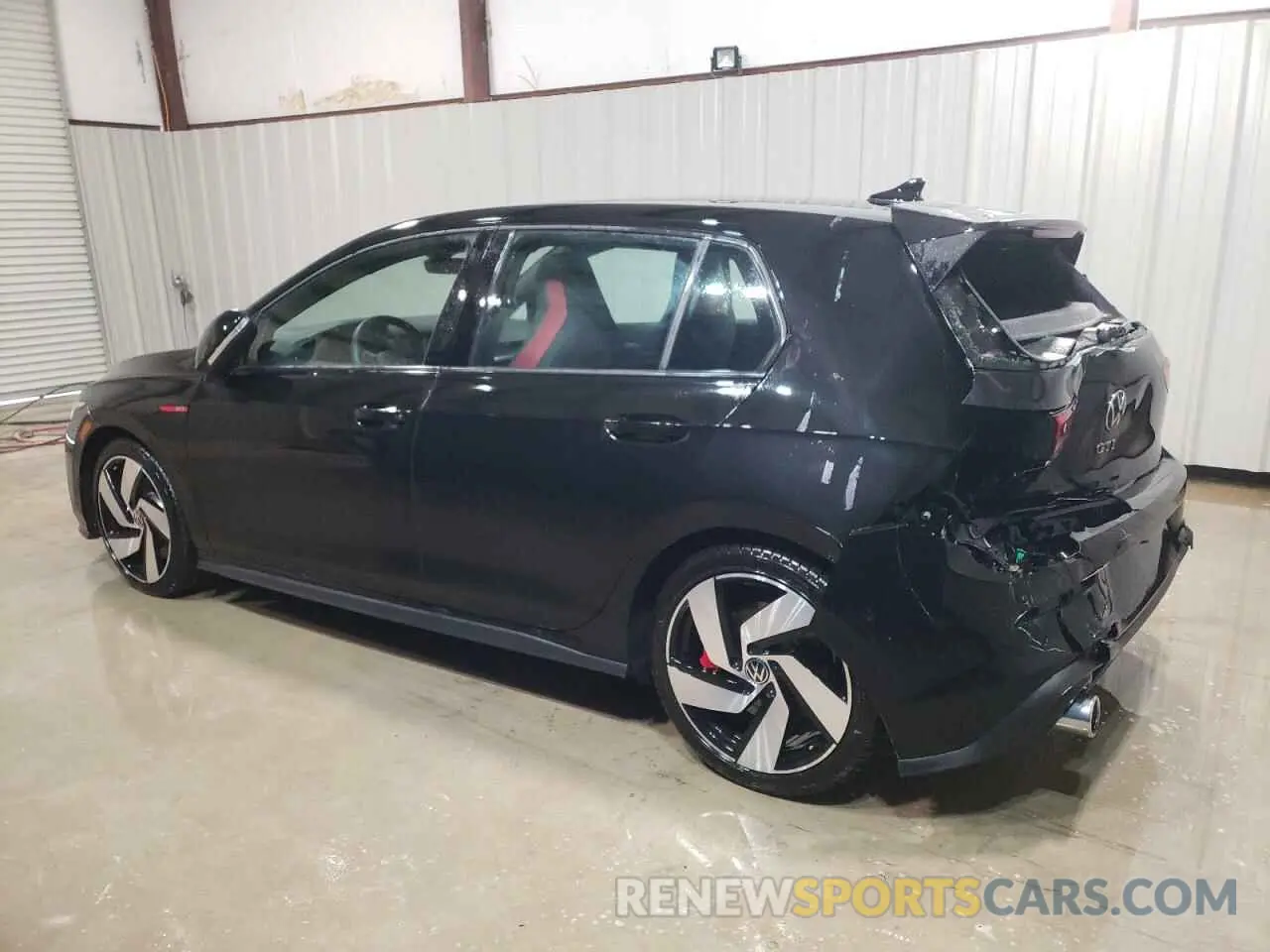 2 fotografías del automóvil dañado WVWGA7CD5RW214348 VOLKSWAGEN GTI 2024