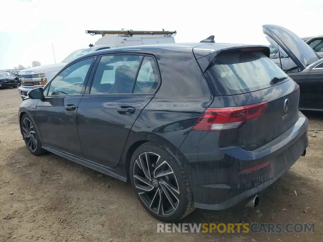 2 fotografías del automóvil dañado WVWVA7CD6RW144267 VOLKSWAGEN GTI 2024