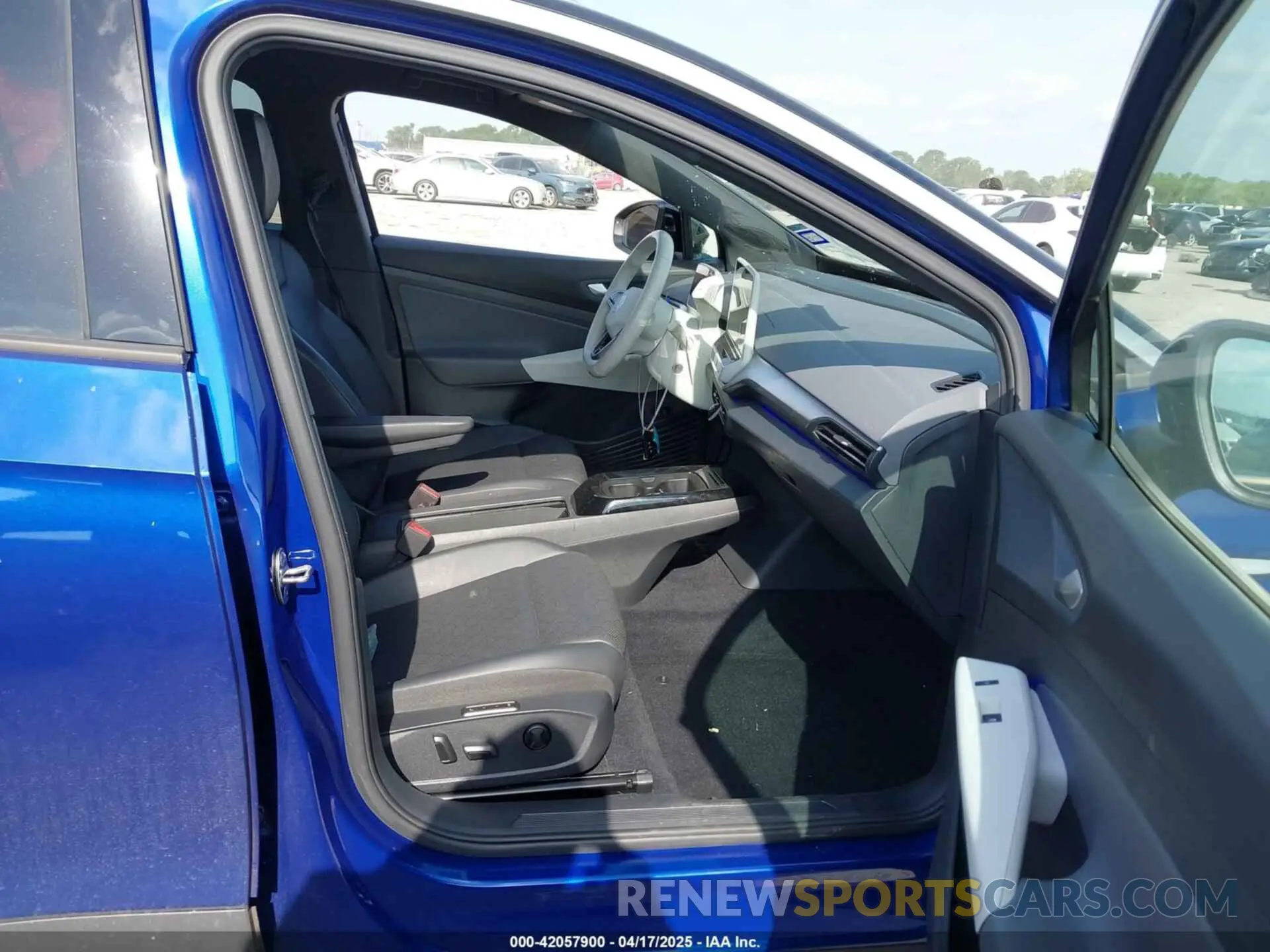 5 fotografías del automóvil dañado WVGDMPE27MP019047 VOLKSWAGEN ID.4 2021