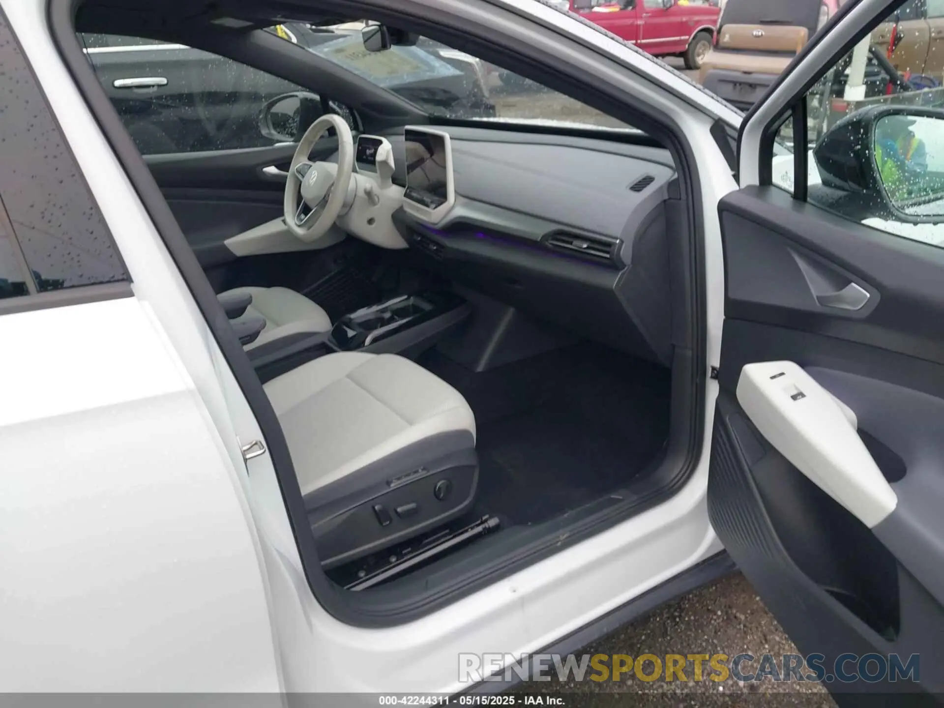 5 fotografías del automóvil dañado WVGDMPE28MP007568 VOLKSWAGEN ID.4 2021