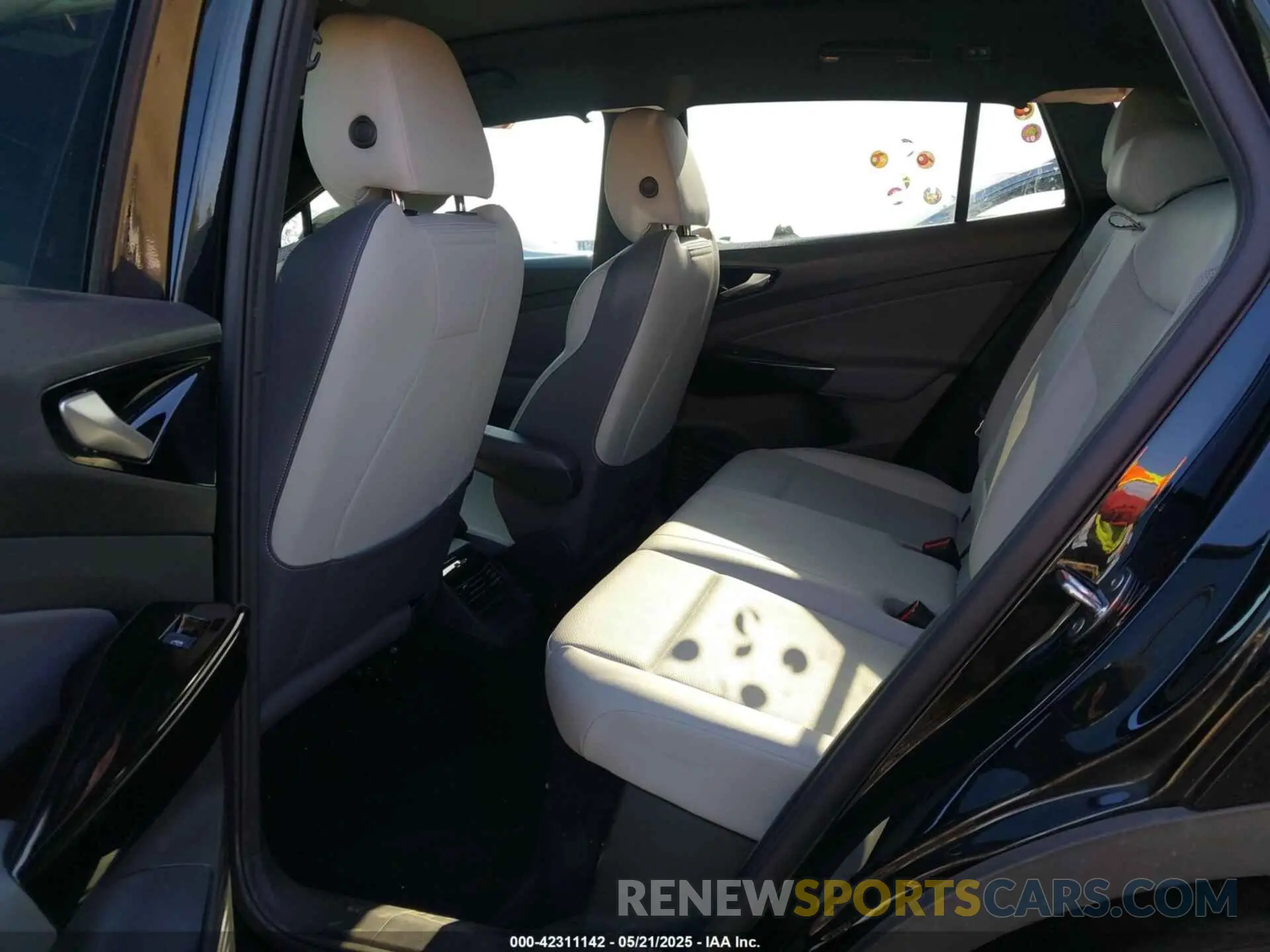 8 fotografías del automóvil dañado WVGKMPE25MP059022 VOLKSWAGEN ID.4 2021