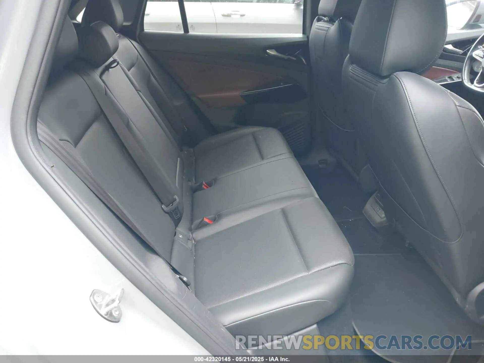 8 fotografías del automóvil dañado WVGKMPE26MP059322 VOLKSWAGEN ID.4 2021