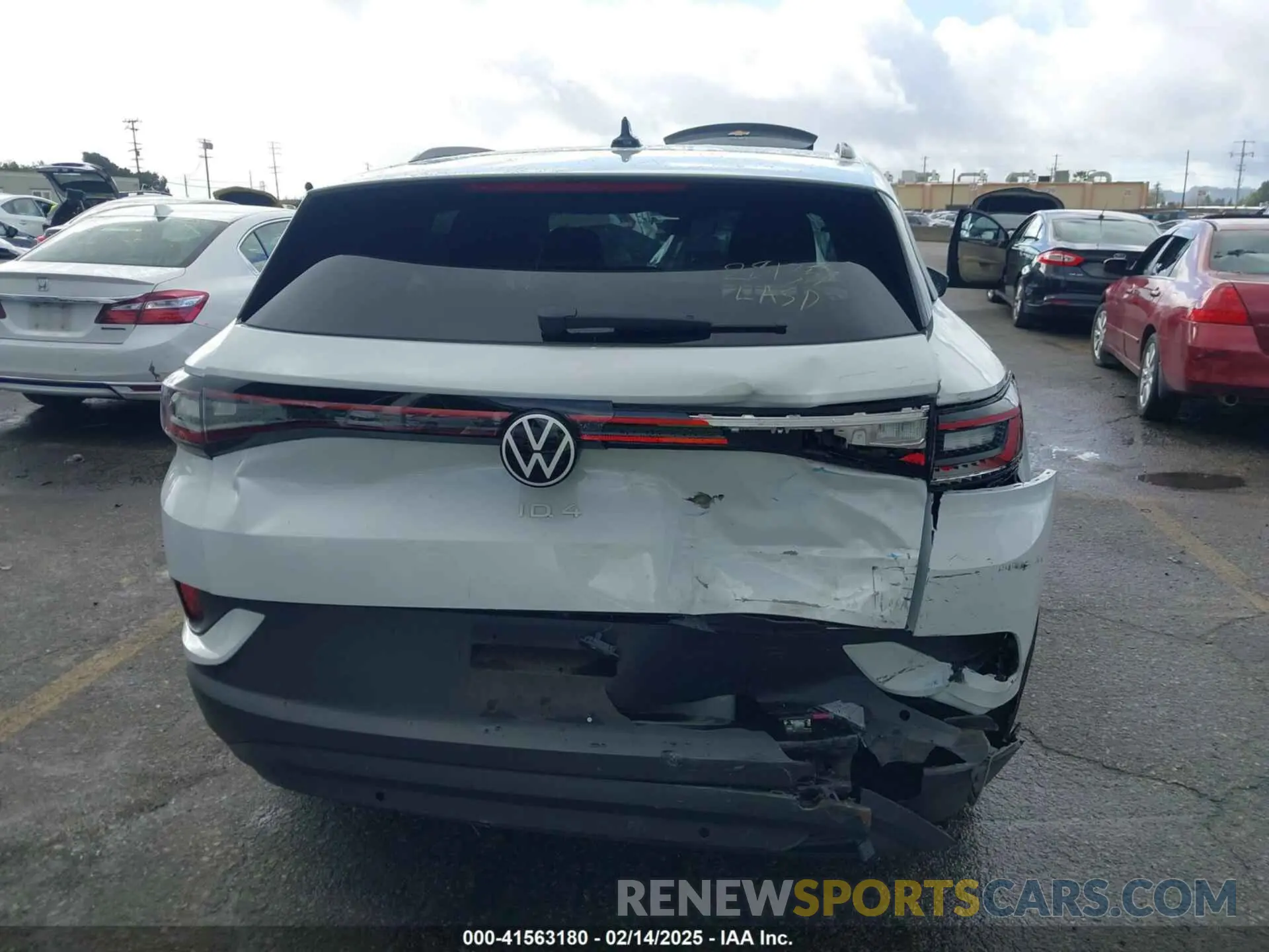 16 fotografías del automóvil dañado WVGRMPE21MP039428 VOLKSWAGEN ID.4 2021