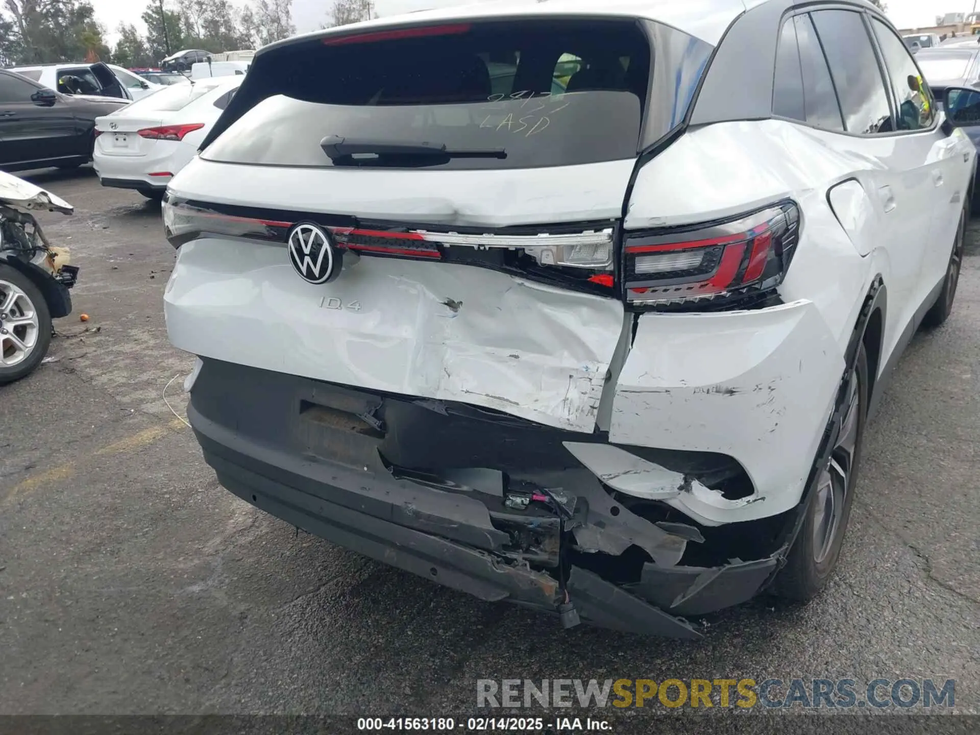 6 fotografías del automóvil dañado WVGRMPE21MP039428 VOLKSWAGEN ID.4 2021