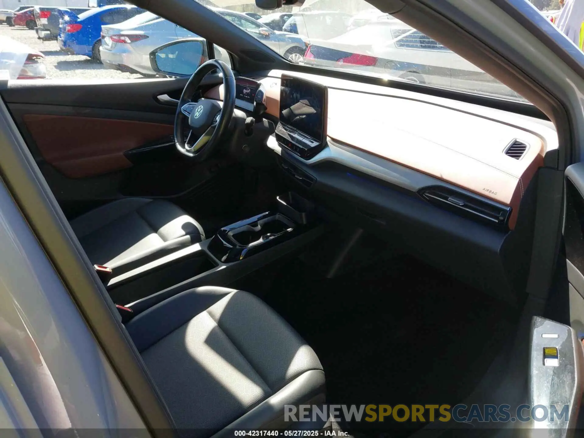 5 fotografías del automóvil dañado WVGTMPE20MP058882 VOLKSWAGEN ID.4 2021