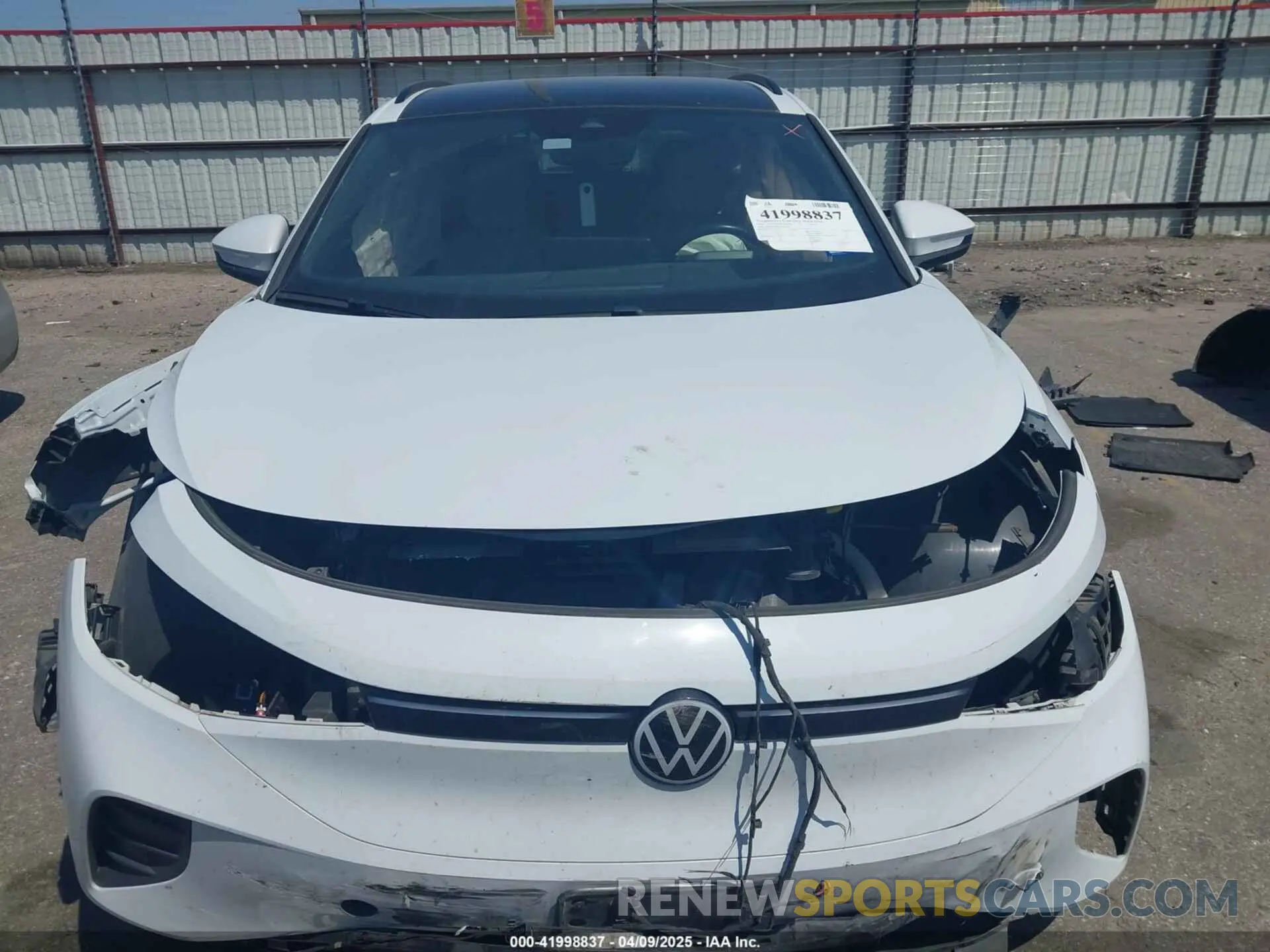 13 fotografías del automóvil dañado WVGTMPE20MP065444 VOLKSWAGEN ID.4 2021
