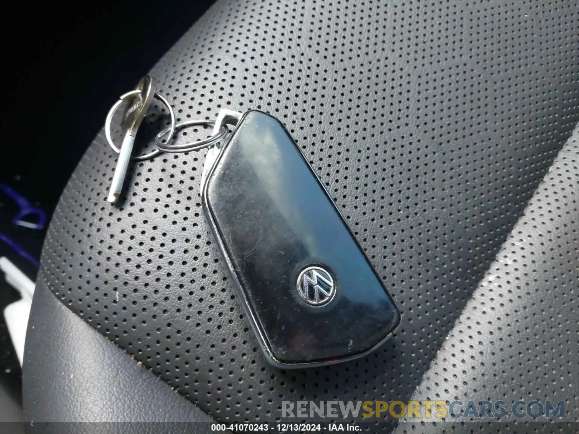 11 fotografías del automóvil dañado WVGTMPE29MP036654 VOLKSWAGEN ID.4 2021