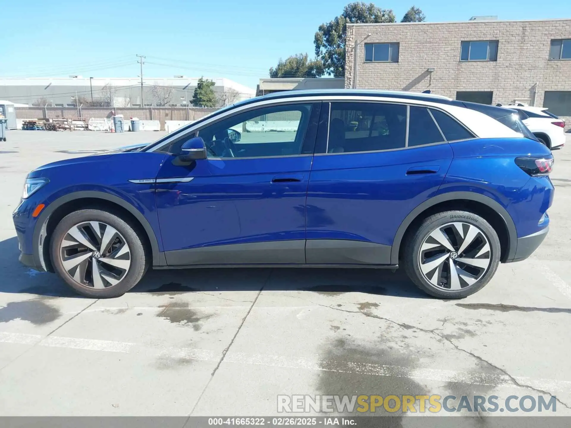 15 fotografías del automóvil dañado WVGUNPE2XMP057515 VOLKSWAGEN ID.4 2021