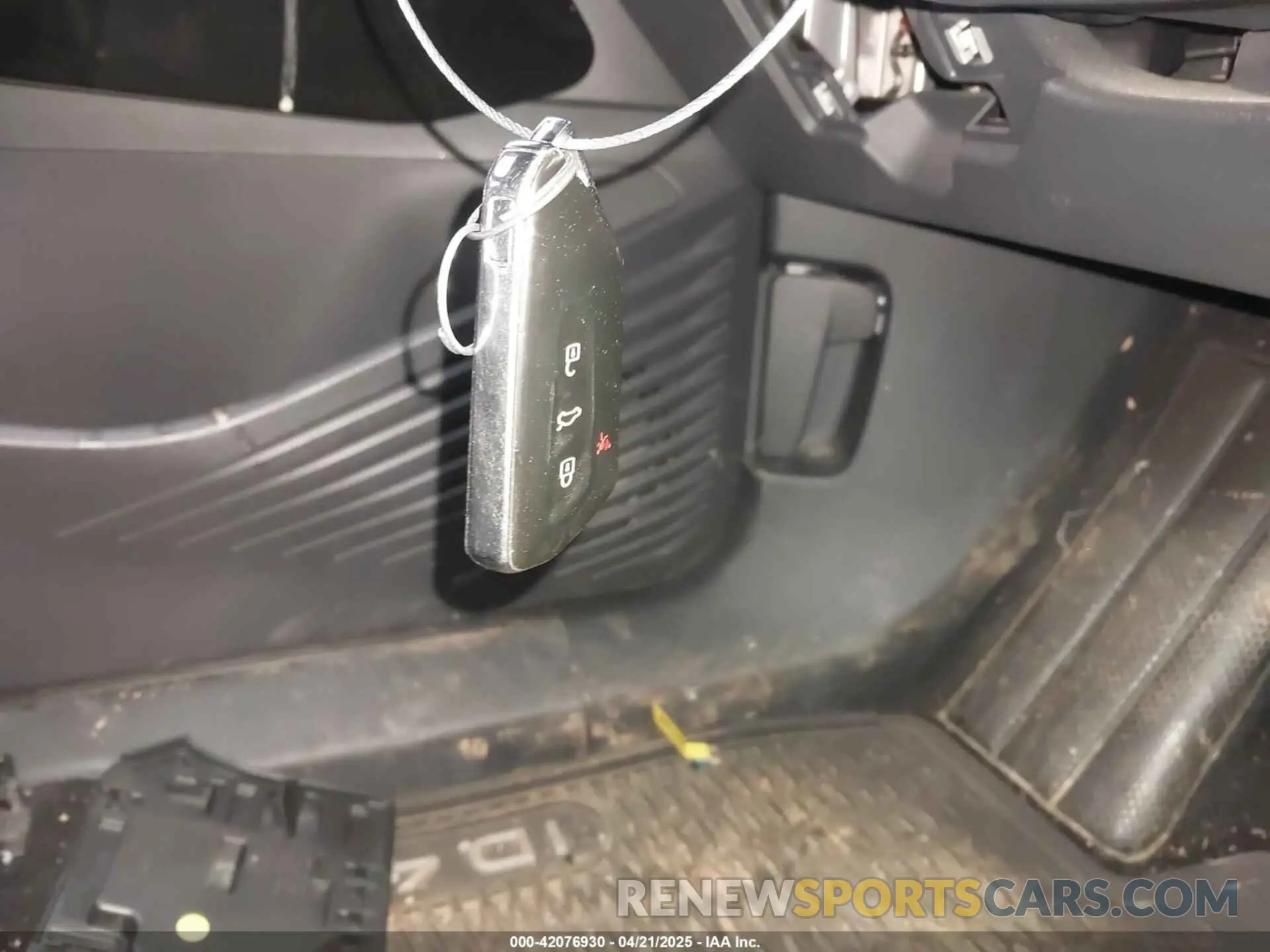 11 fotografías del automóvil dañado WVGUNPE2XMP059507 VOLKSWAGEN ID.4 2021