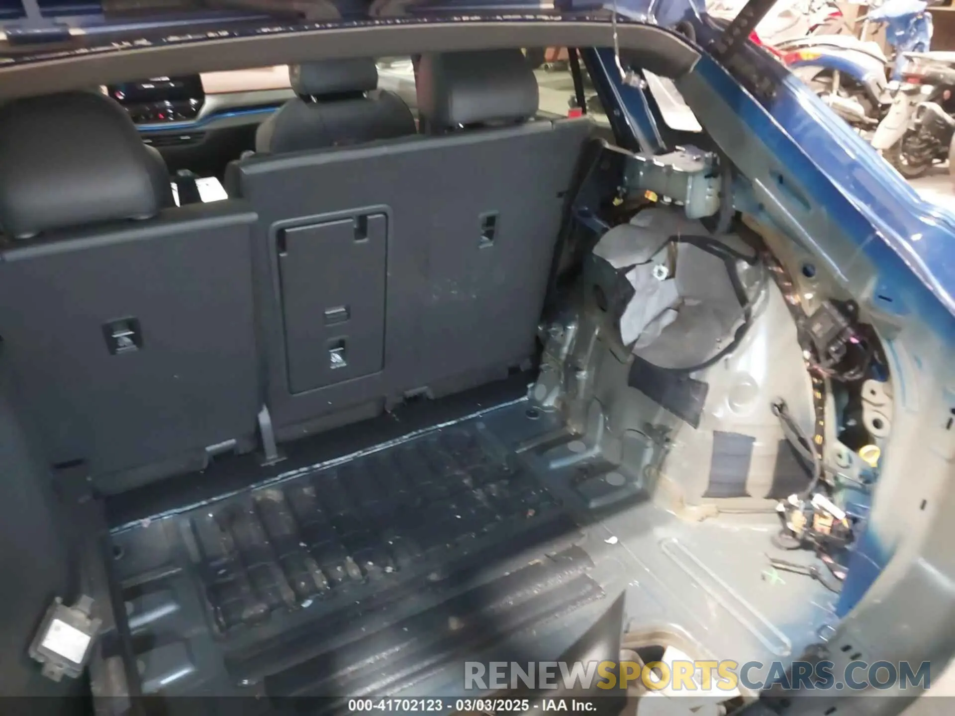 6 fotografías del automóvil dañado WVGGNPE26NP036367 VOLKSWAGEN ID.4 2022