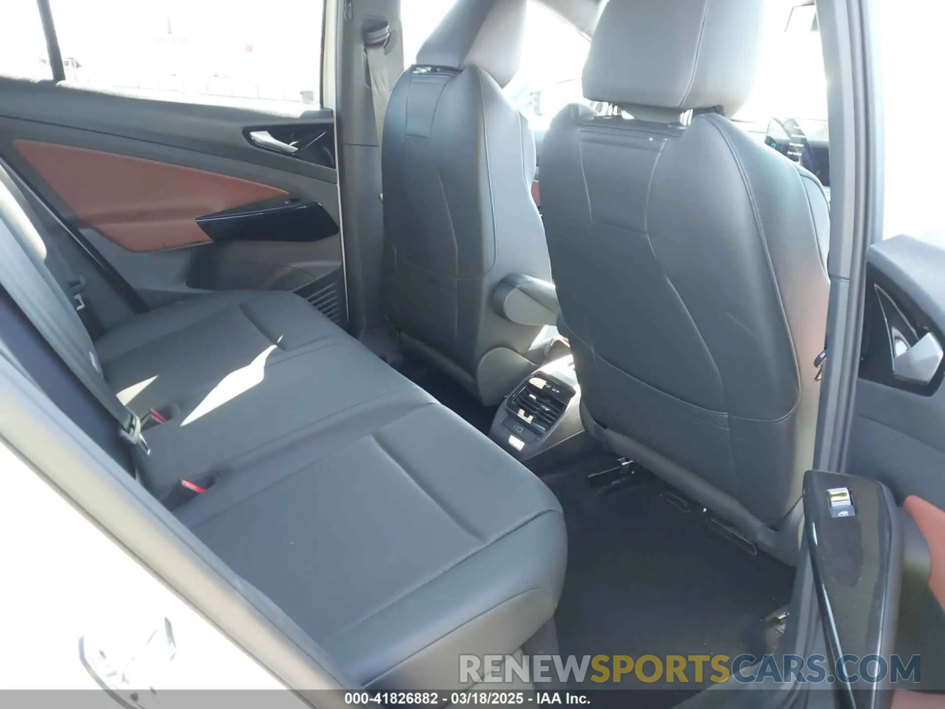 8 fotografías del automóvil dañado WVGKMPE27NP071058 VOLKSWAGEN ID.4 2022