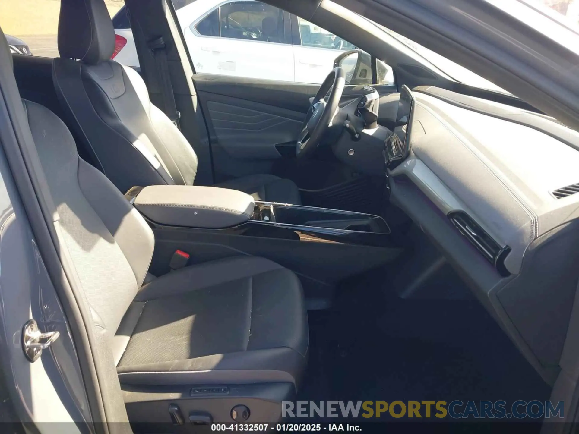 5 fotografías del automóvil dañado 1V25MPE80PC051099 VOLKSWAGEN ID.4 2023