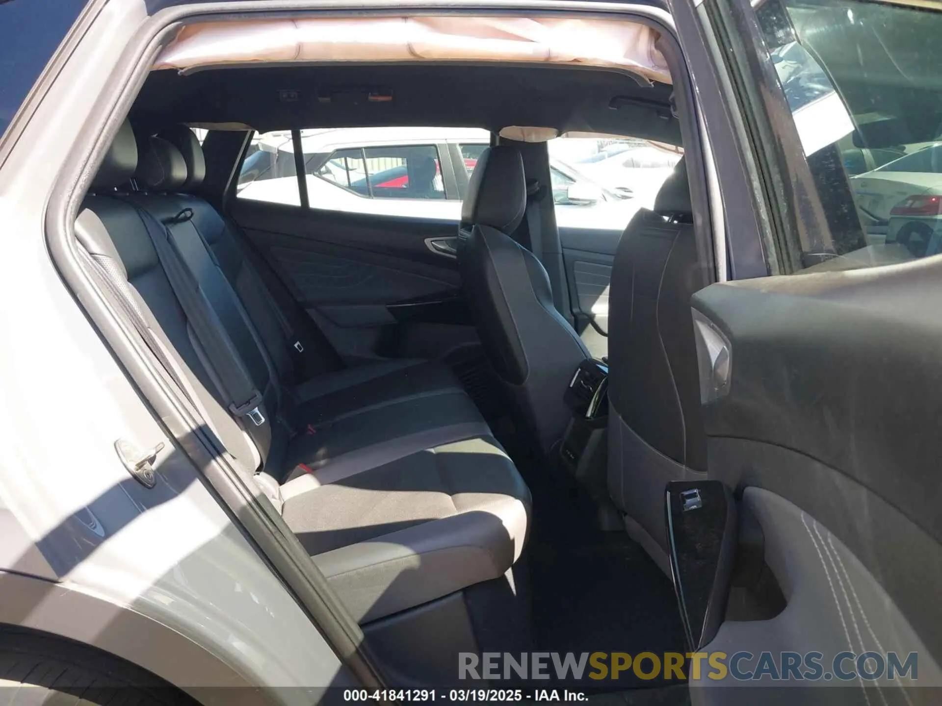 8 fotografías del automóvil dañado 1V25MPE81PC032464 VOLKSWAGEN ID.4 2023