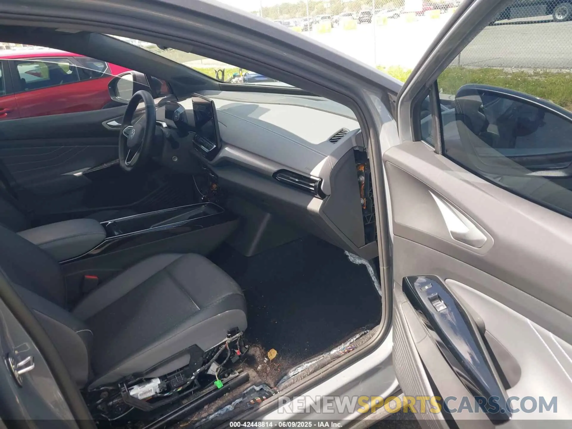 5 fotografías del automóvil dañado 1V25MPE85PC046545 VOLKSWAGEN ID.4 2023
