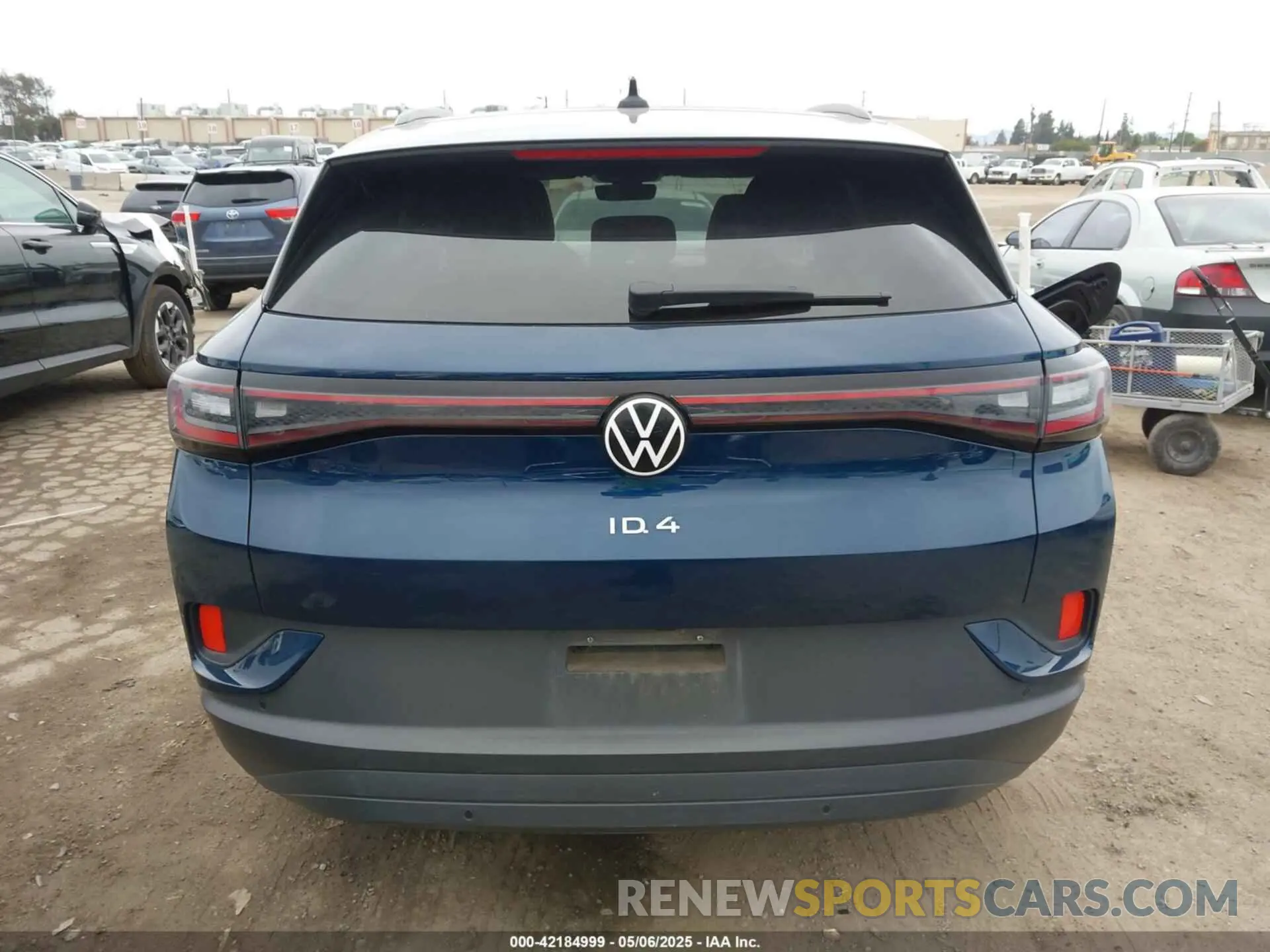 16 fotografías del automóvil dañado 1V2CMPE82PC033095 VOLKSWAGEN ID.4 2023