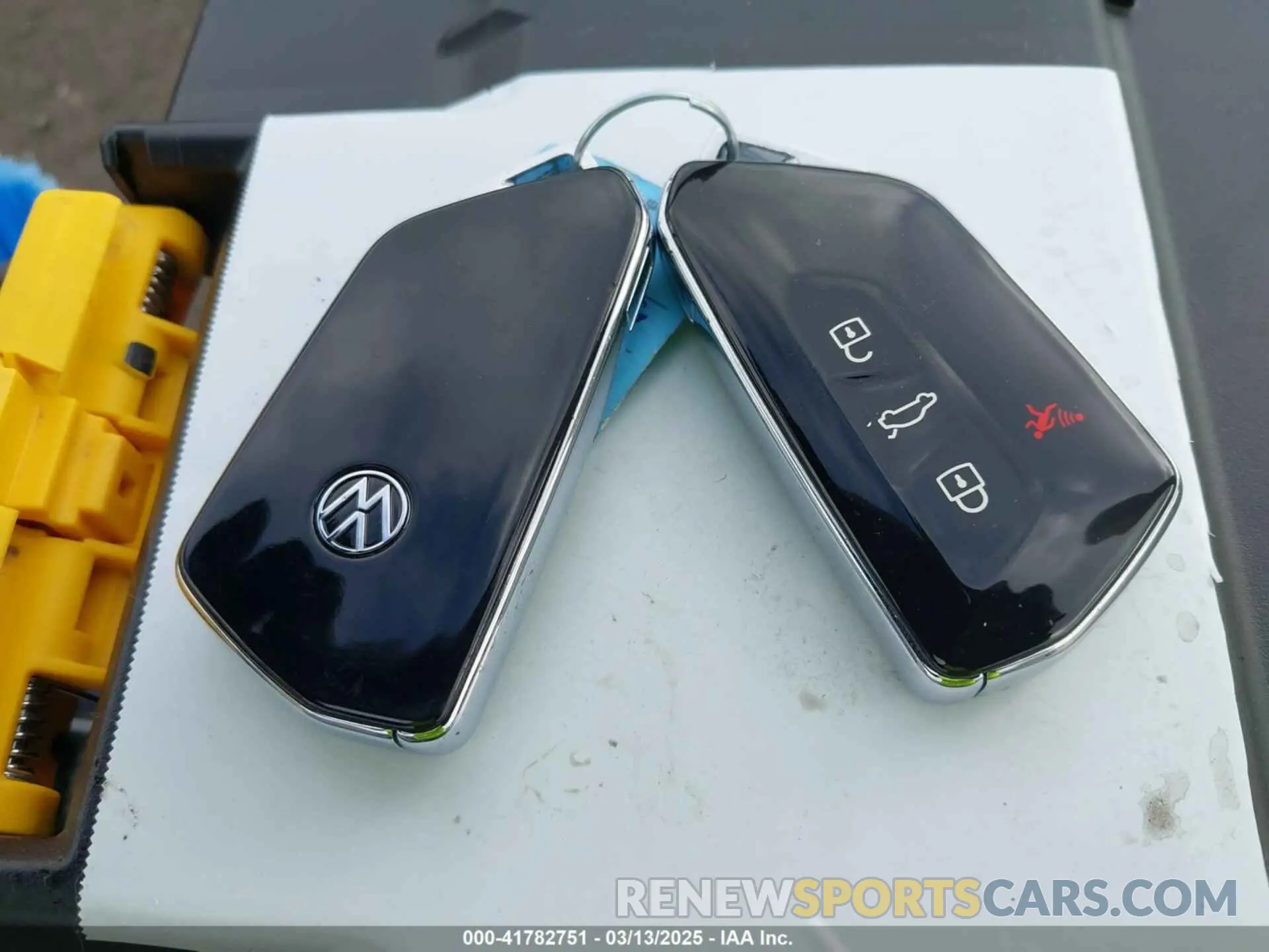 11 fotografías del automóvil dañado 1V2CMPE87PC016650 VOLKSWAGEN ID.4 2023