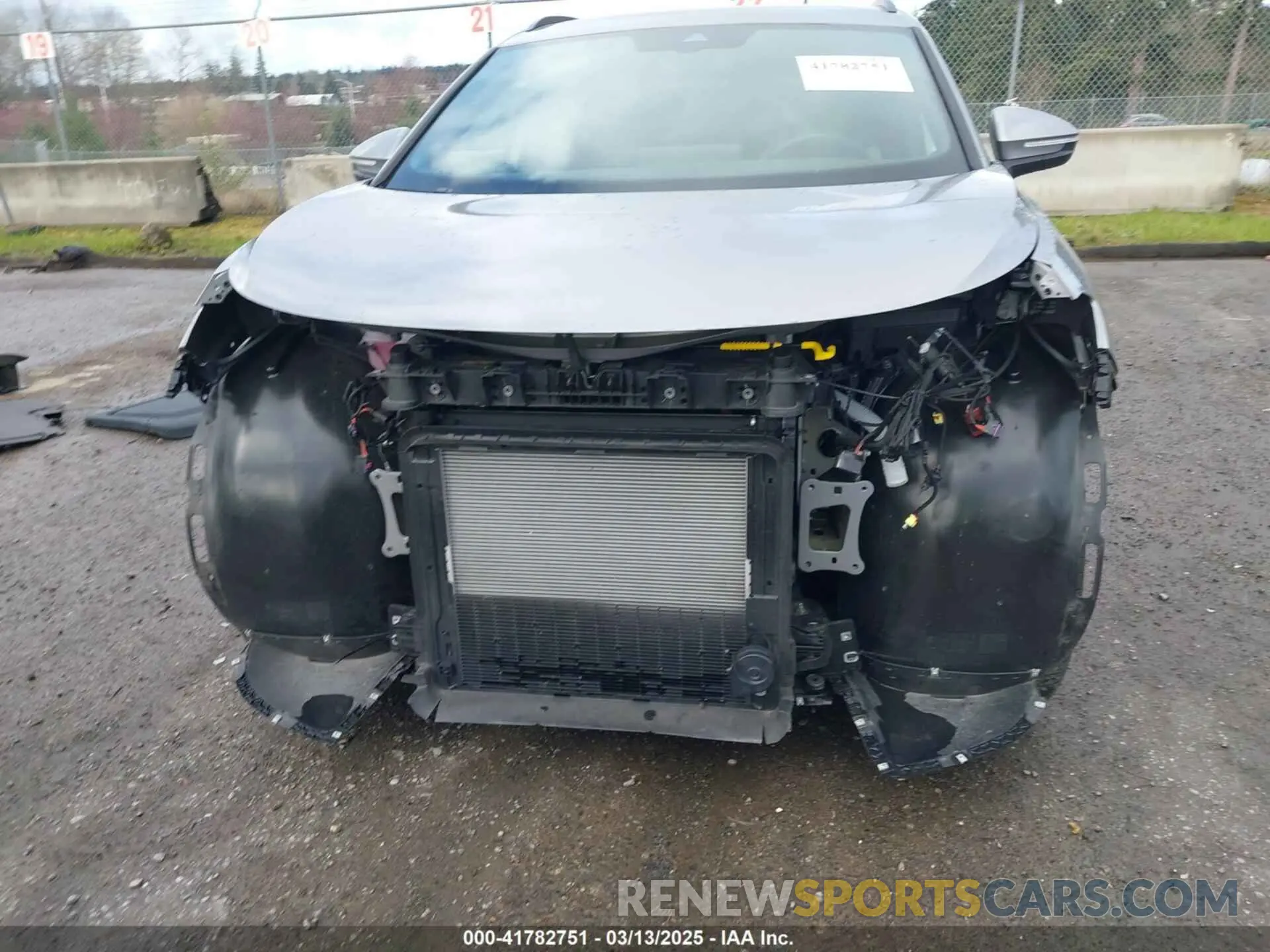 20 fotografías del automóvil dañado 1V2CMPE87PC016650 VOLKSWAGEN ID.4 2023