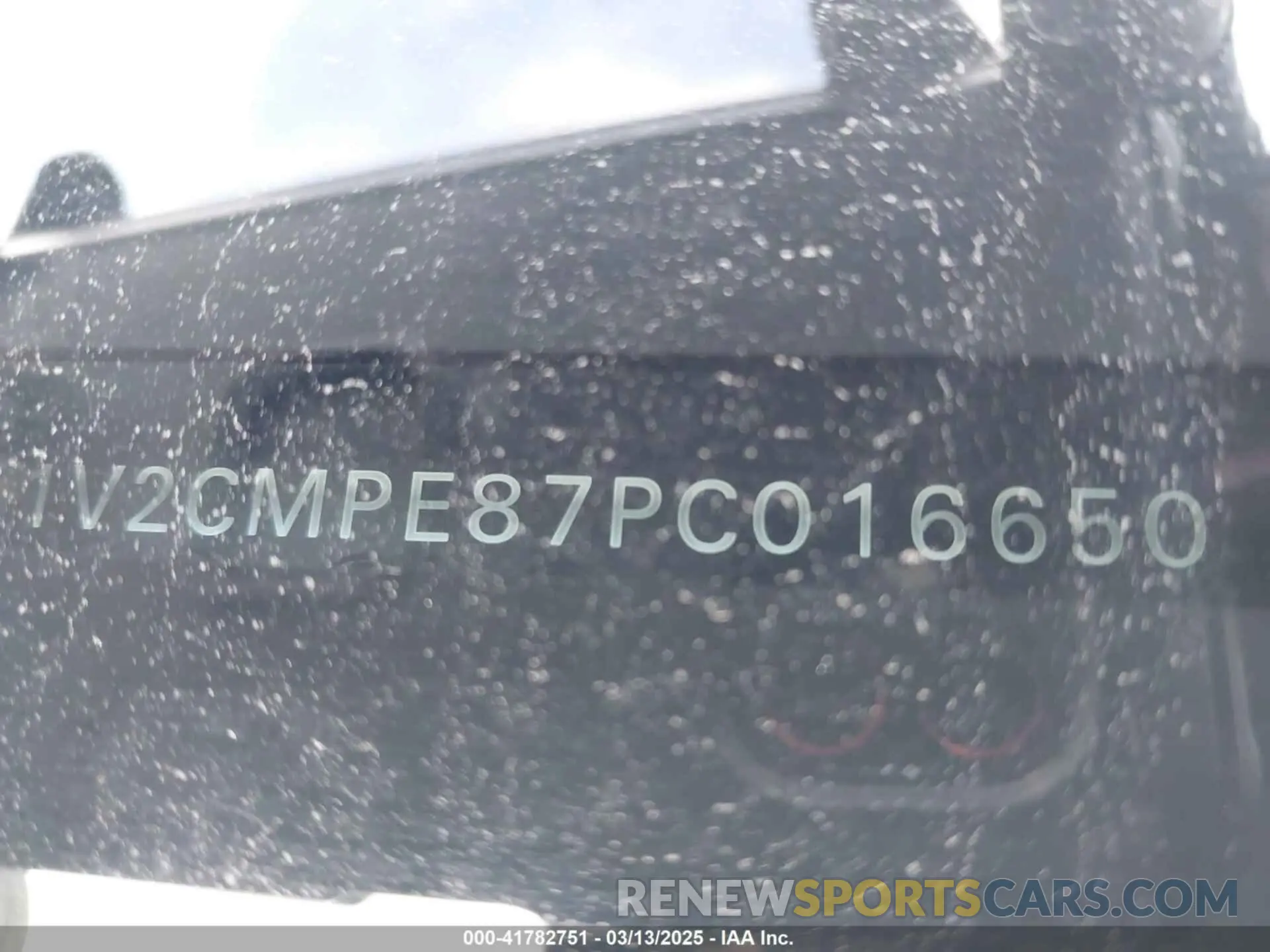 24 fotografías del automóvil dañado 1V2CMPE87PC016650 VOLKSWAGEN ID.4 2023