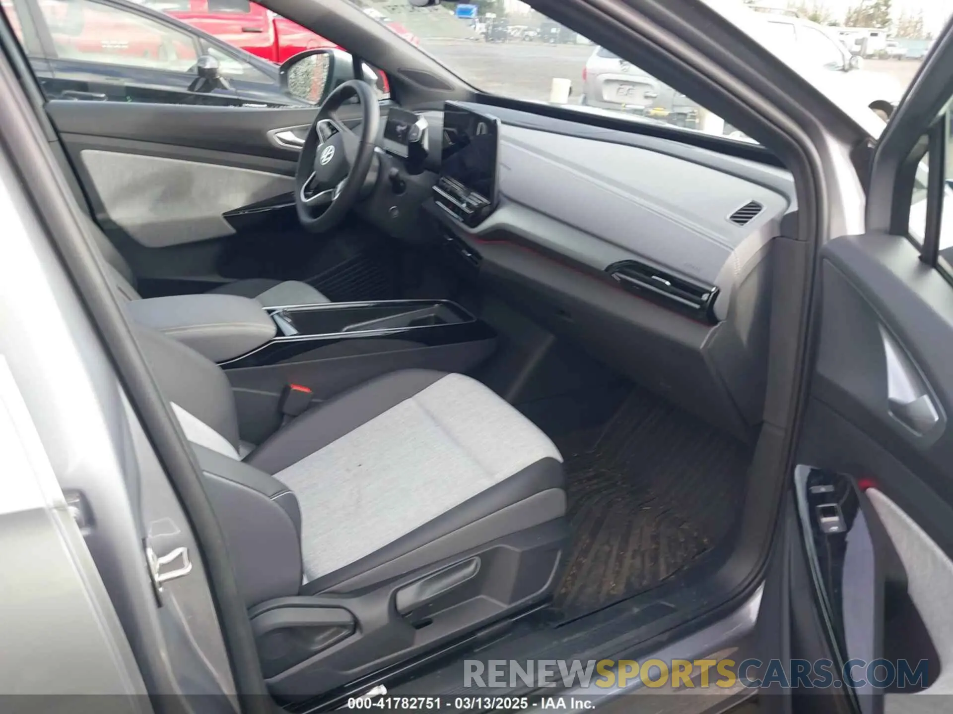 5 fotografías del automóvil dañado 1V2CMPE87PC016650 VOLKSWAGEN ID.4 2023