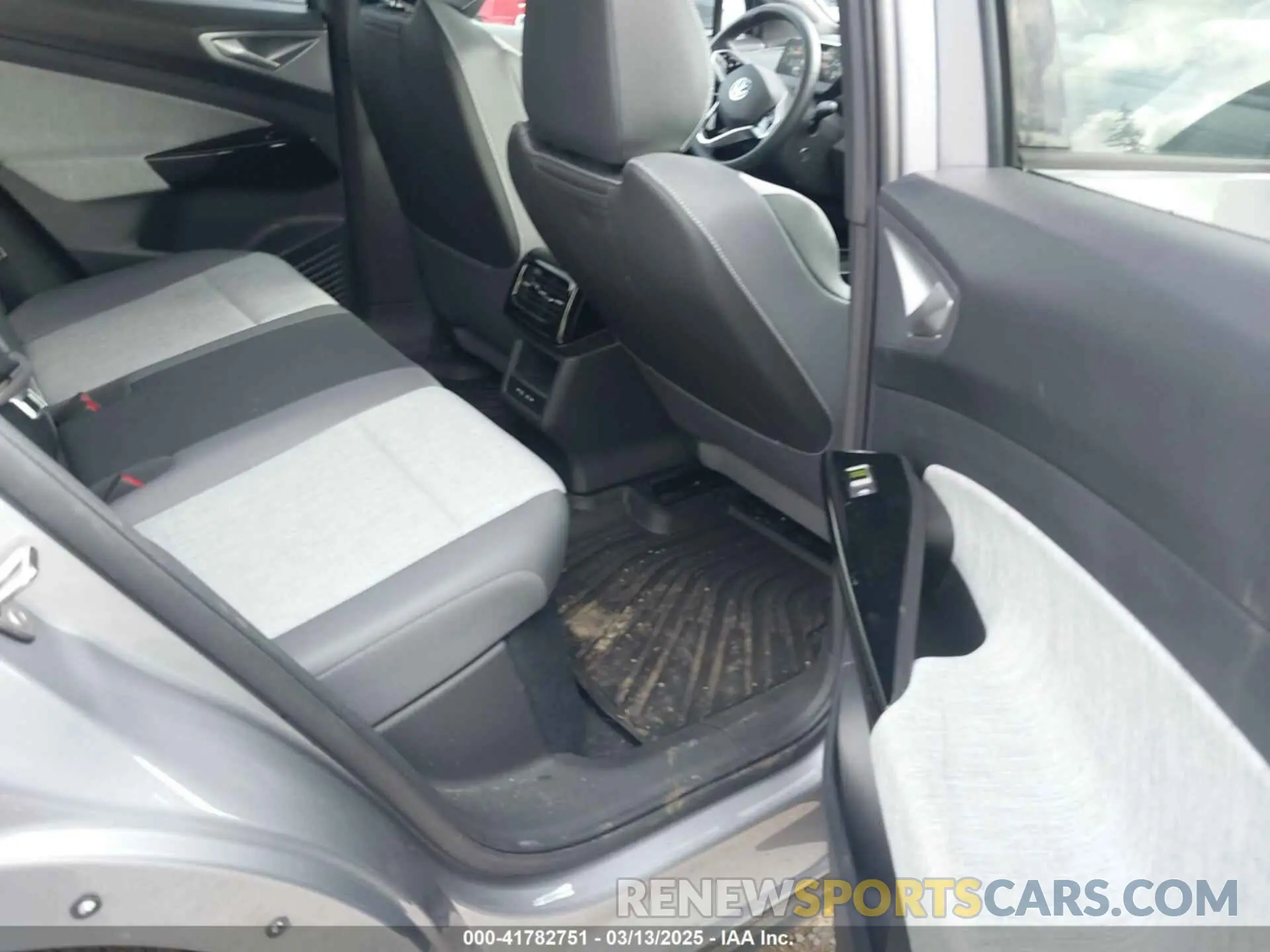 8 fotografías del automóvil dañado 1V2CMPE87PC016650 VOLKSWAGEN ID.4 2023