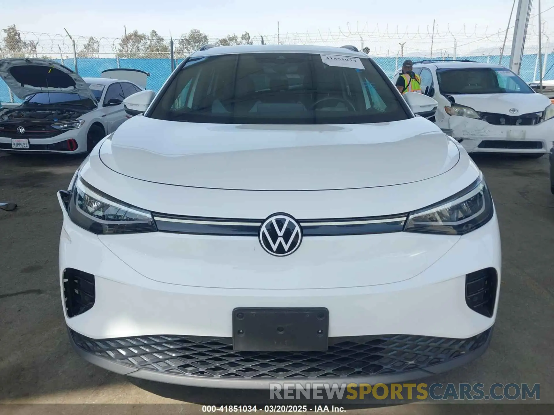 13 fotografías del automóvil dañado 1V2CMPE88PC011313 VOLKSWAGEN ID.4 2023