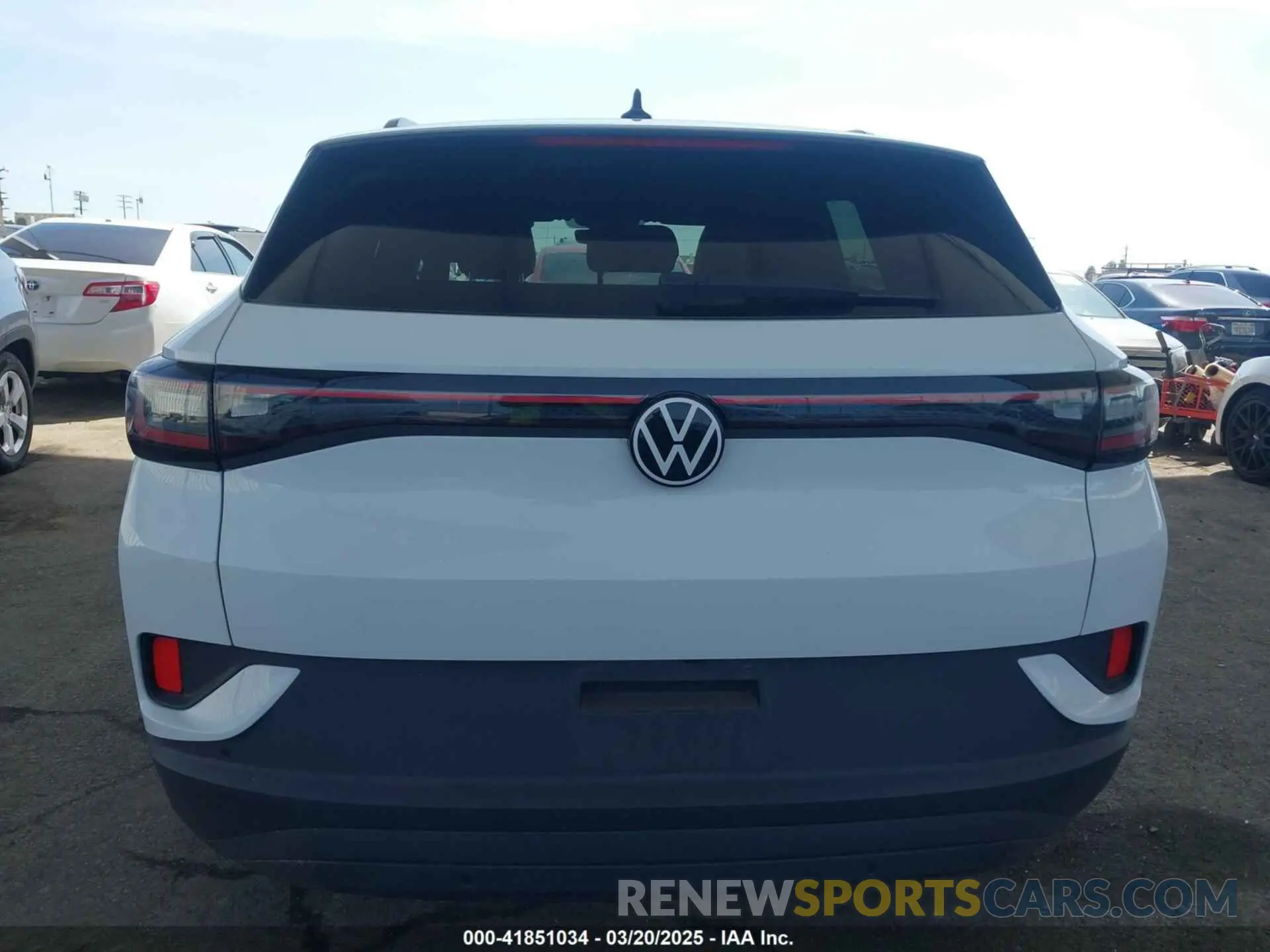17 fotografías del automóvil dañado 1V2CMPE88PC011313 VOLKSWAGEN ID.4 2023