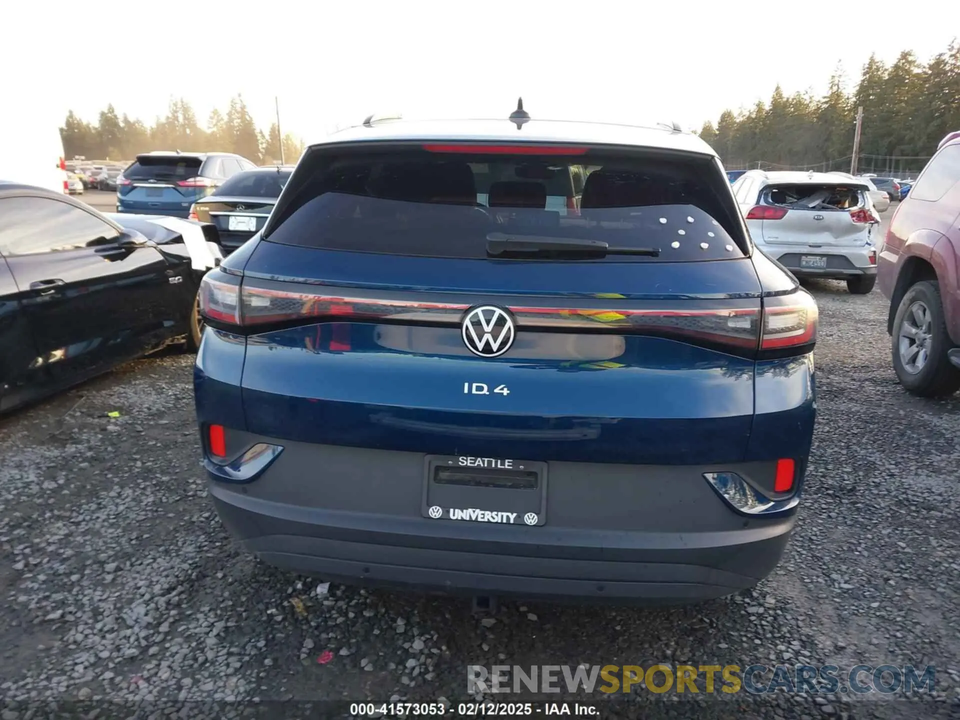 17 fotografías del automóvil dañado 1V2DNPE81PC017620 VOLKSWAGEN ID.4 2023