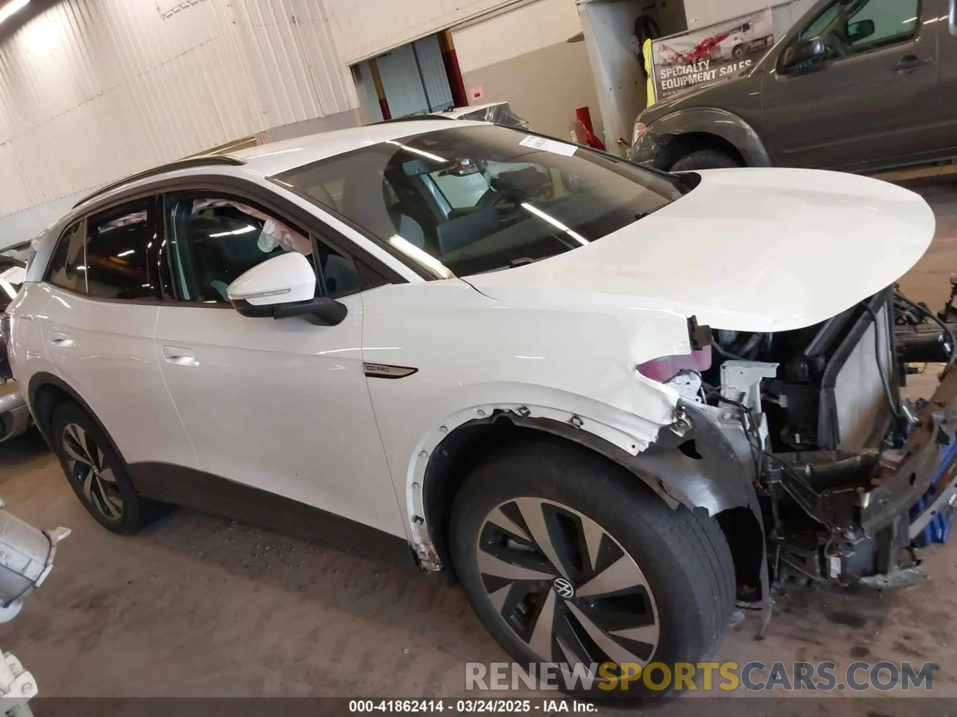 14 fotografías del automóvil dañado 1V2DNPE83PC033639 VOLKSWAGEN ID.4 2023