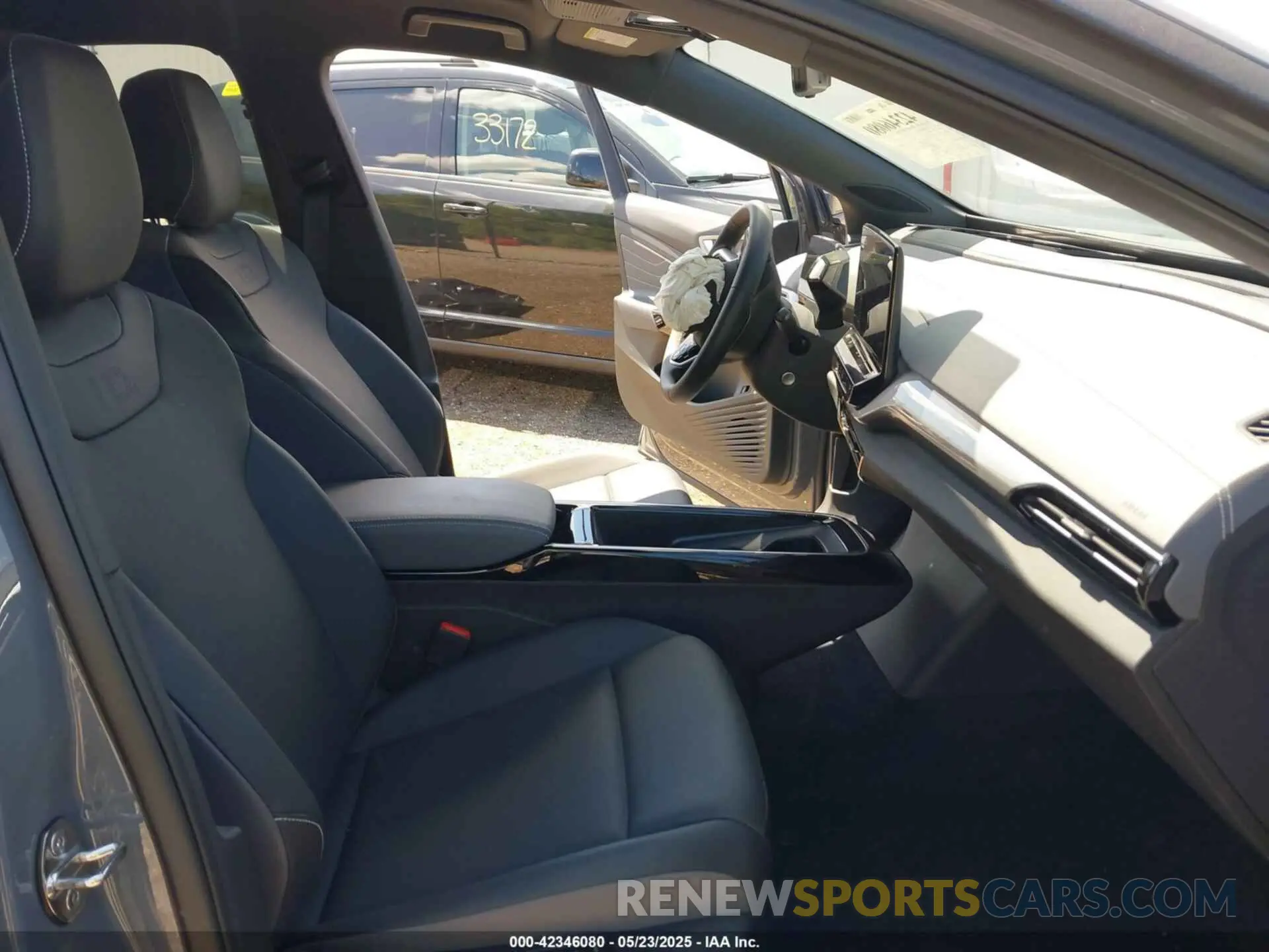 5 fotografías del automóvil dañado 1V2GNPE80PC006735 VOLKSWAGEN ID.4 2023