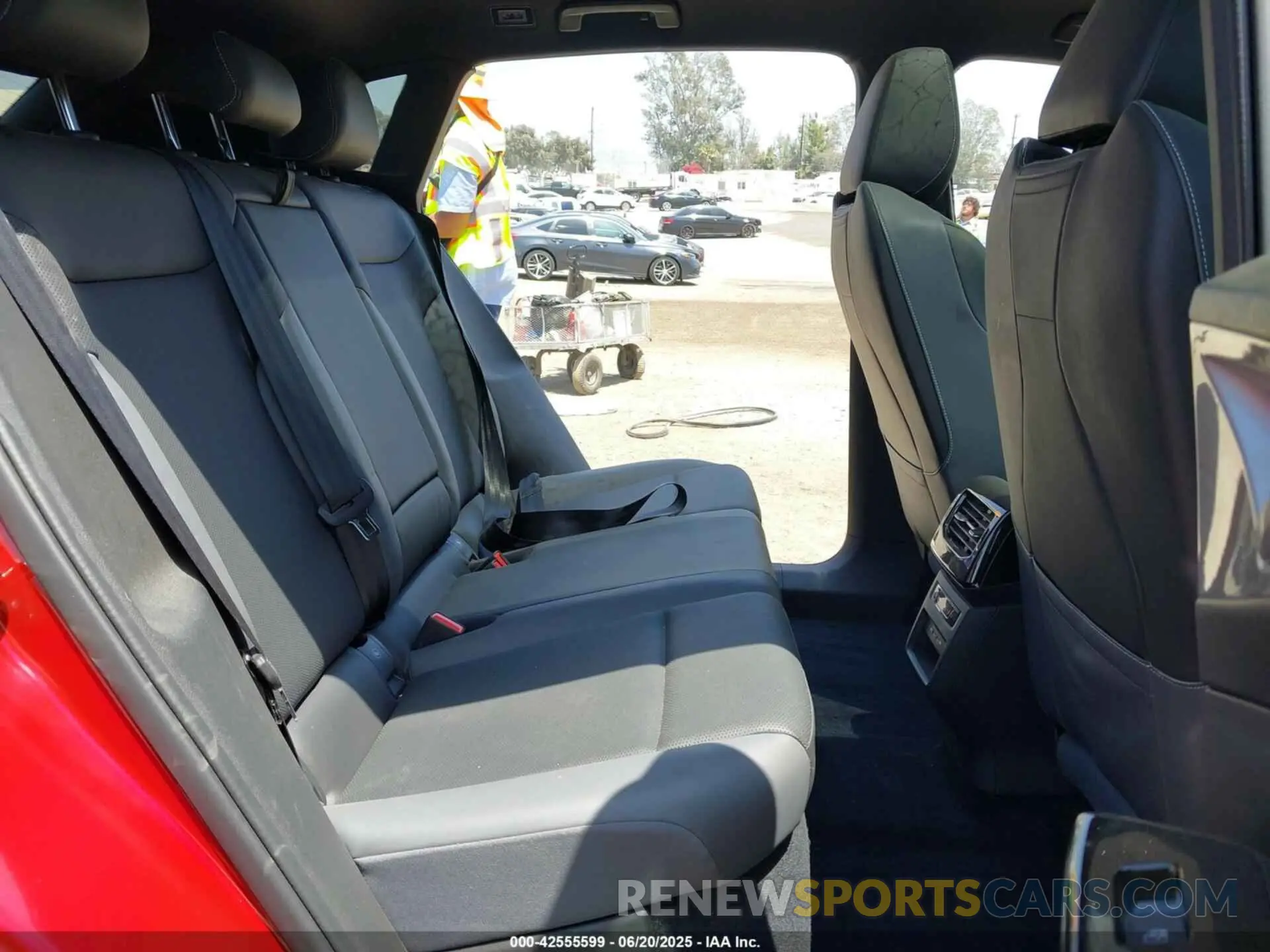 8 fotografías del automóvil dañado 1V2JNPE87PC014191 VOLKSWAGEN ID.4 2023