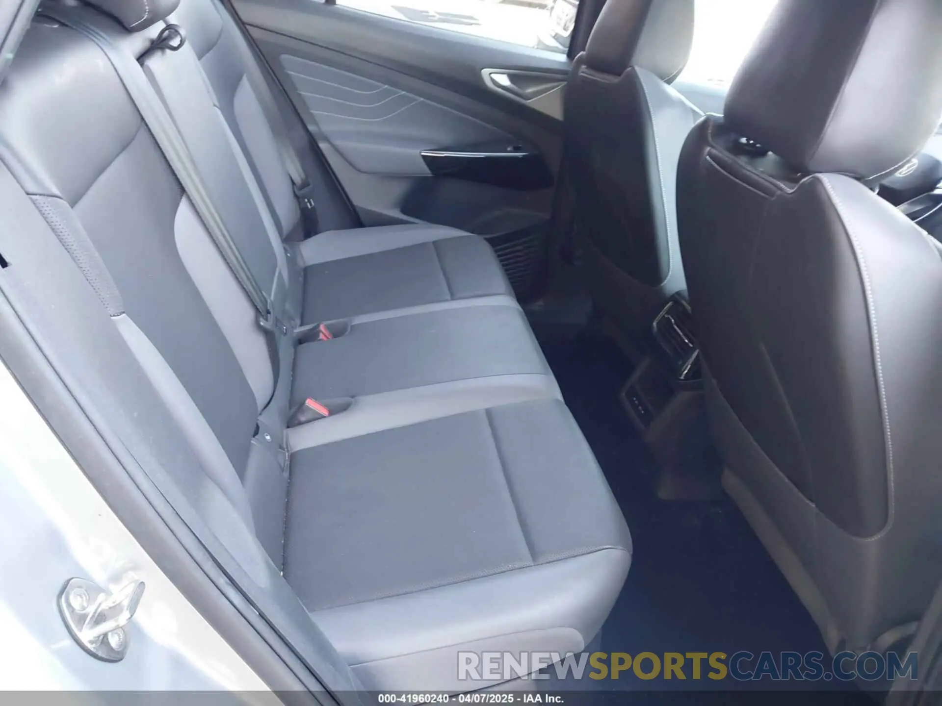 8 fotografías del automóvil dañado 1V2VMPE81PC055565 VOLKSWAGEN ID.4 2023