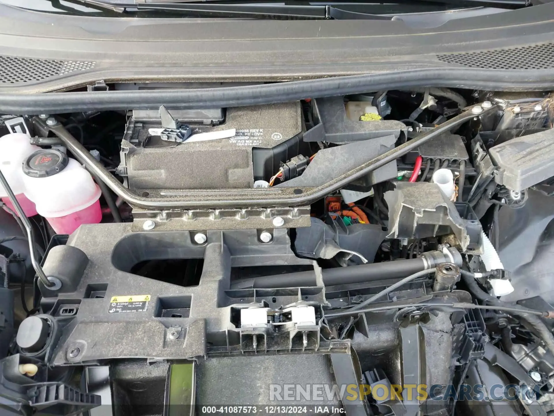 10 fotografías del automóvil dañado 1V2VMPE84PC014427 VOLKSWAGEN ID.4 2023