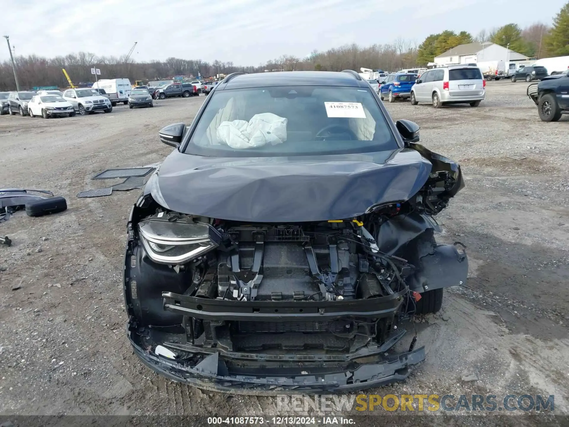 12 fotografías del automóvil dañado 1V2VMPE84PC014427 VOLKSWAGEN ID.4 2023