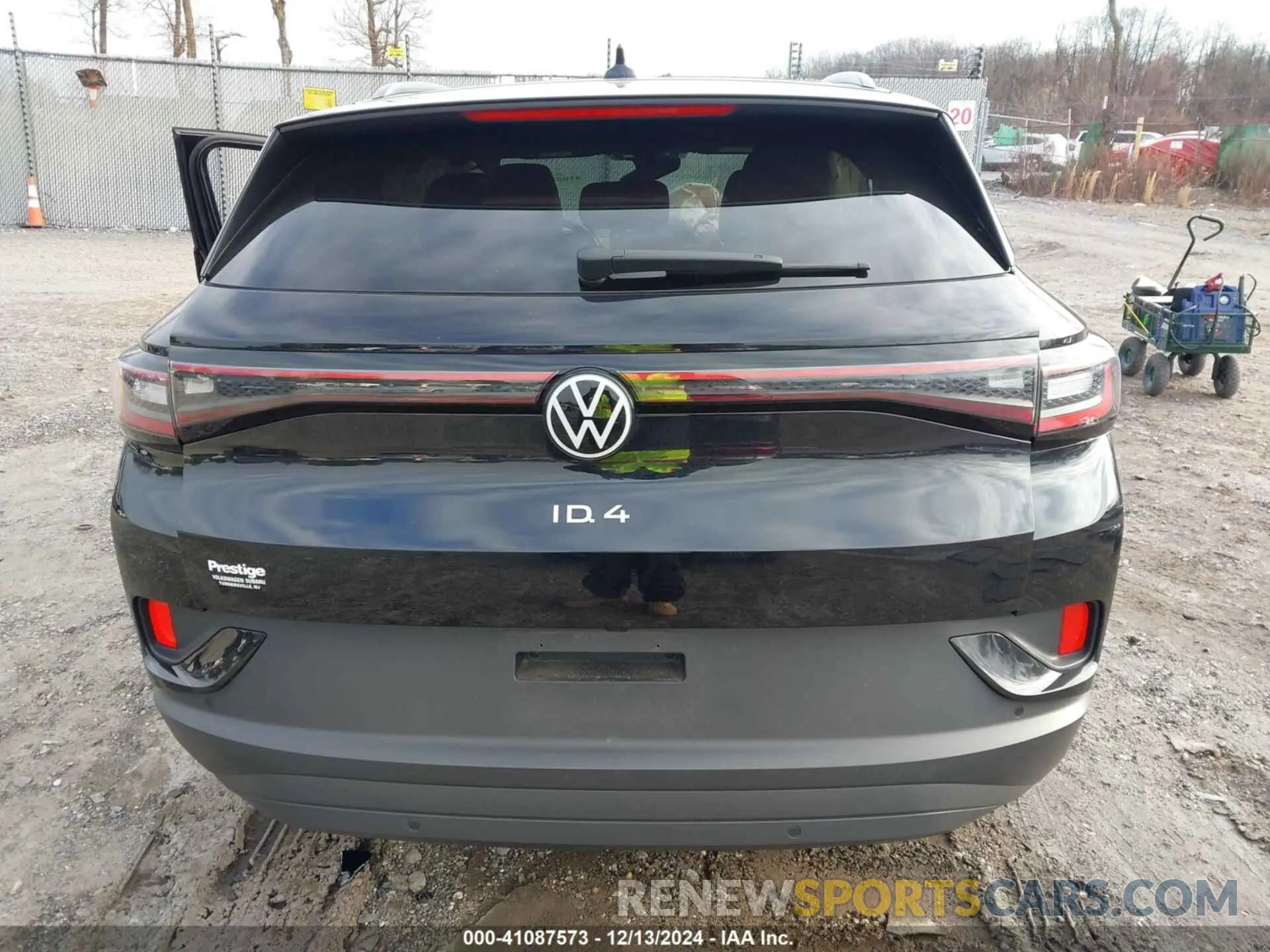 16 fotografías del automóvil dañado 1V2VMPE84PC014427 VOLKSWAGEN ID.4 2023