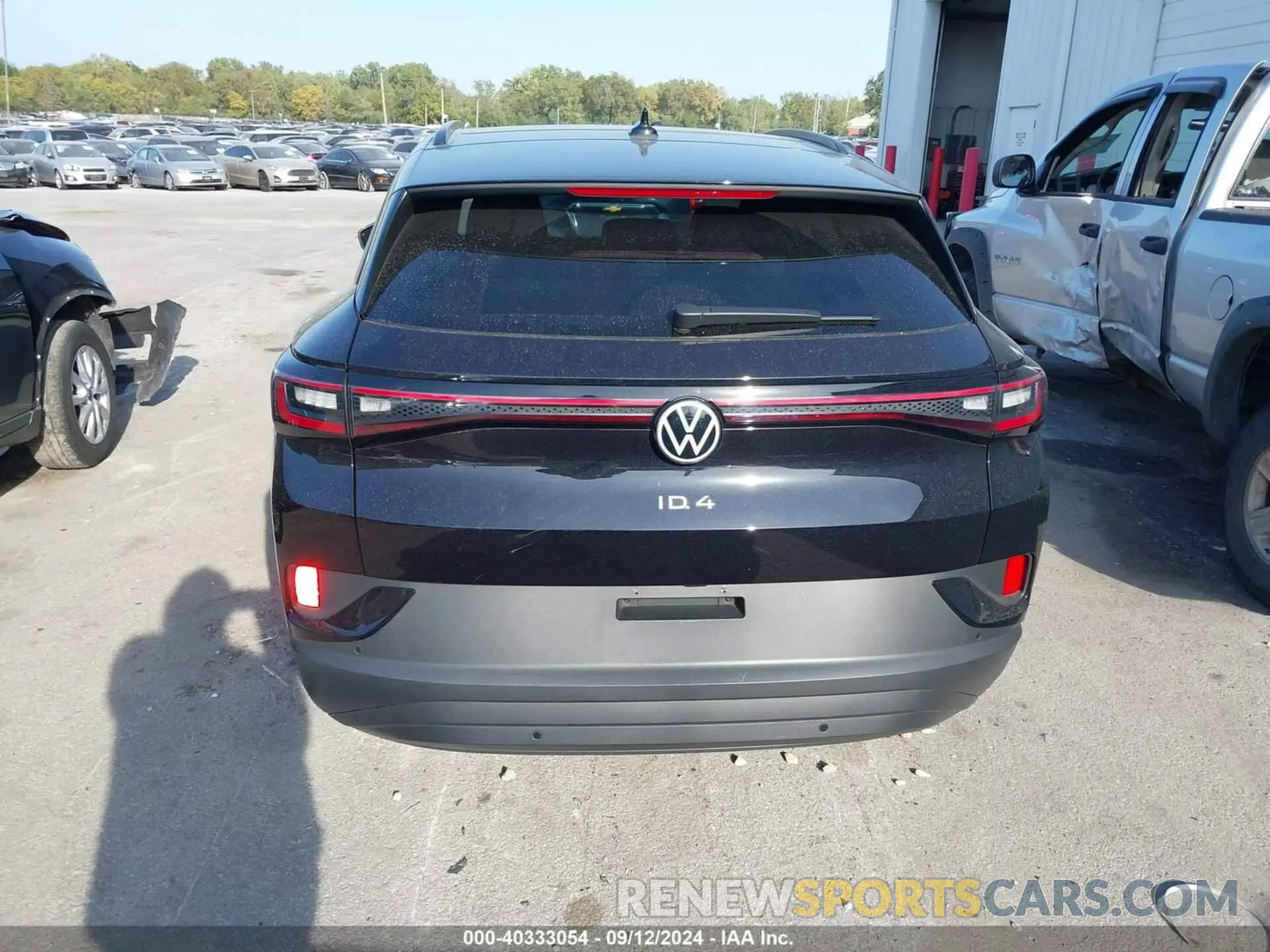 16 fotografías del automóvil dañado 1V2VMPE84PC024813 VOLKSWAGEN ID.4 2023