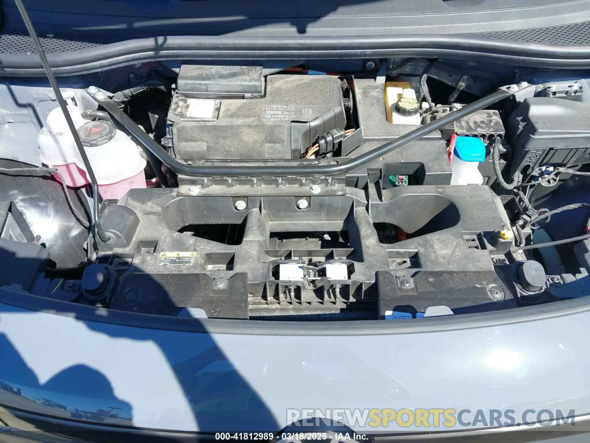 10 fotografías del automóvil dañado 1V2VMPE85PC046352 VOLKSWAGEN ID.4 2023
