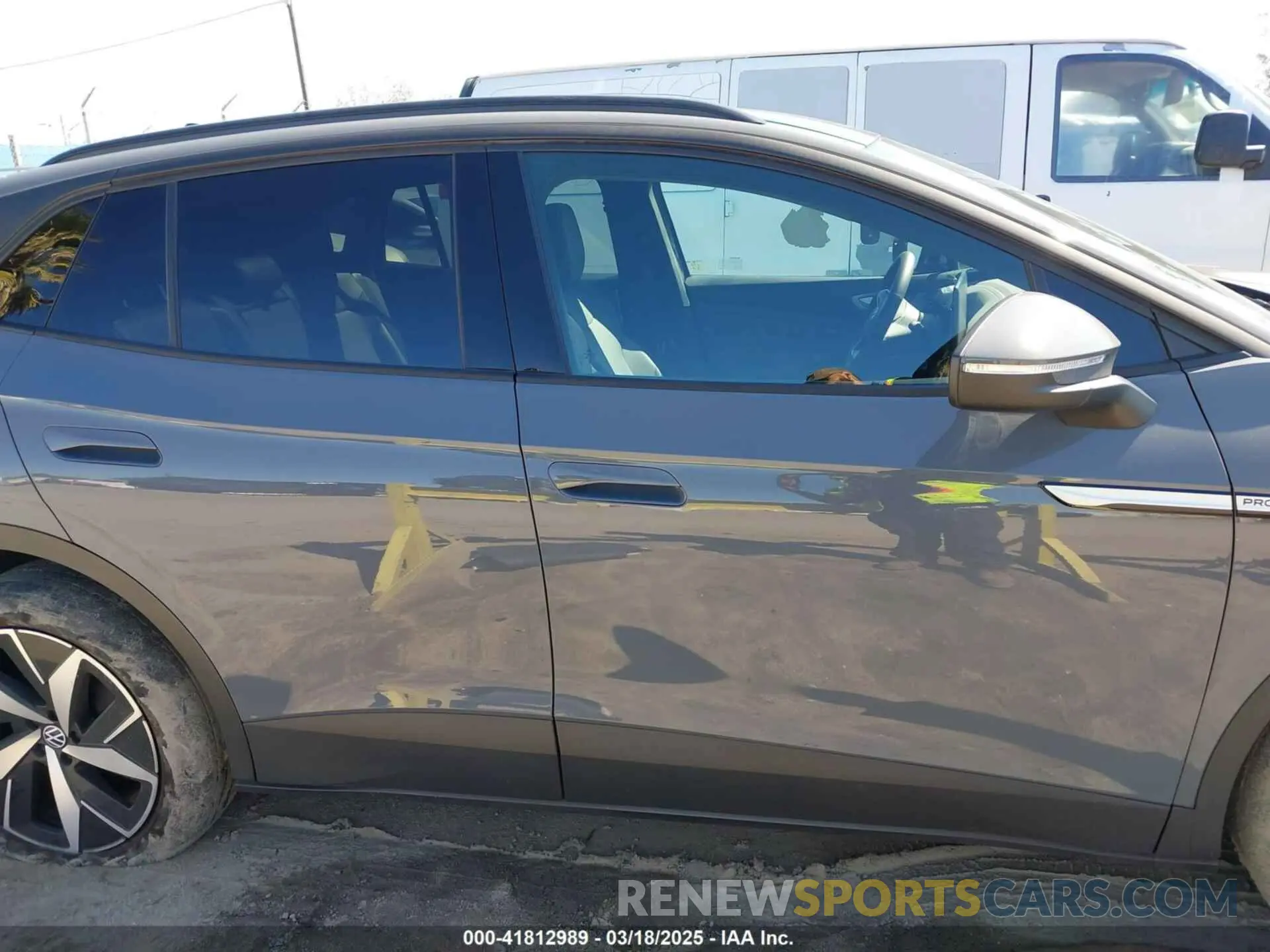 13 fotografías del automóvil dañado 1V2VMPE85PC046352 VOLKSWAGEN ID.4 2023