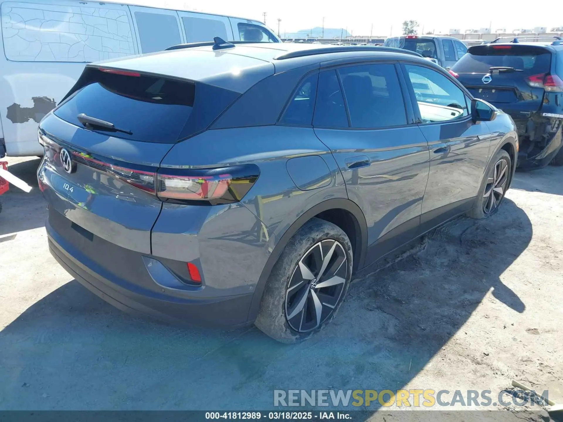 4 fotografías del automóvil dañado 1V2VMPE85PC046352 VOLKSWAGEN ID.4 2023