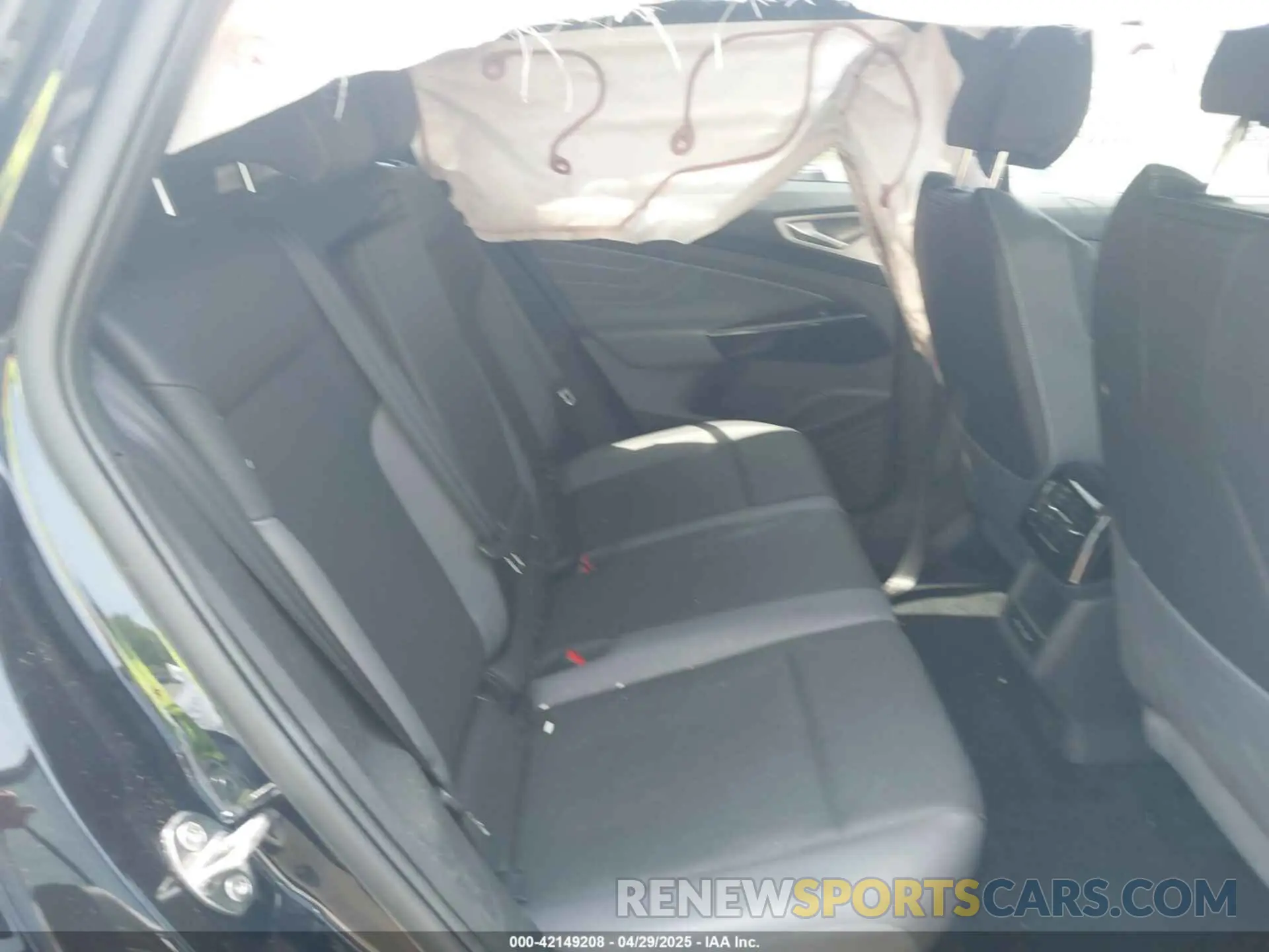 8 fotografías del automóvil dañado 1V2VMPE87PC043534 VOLKSWAGEN ID.4 2023