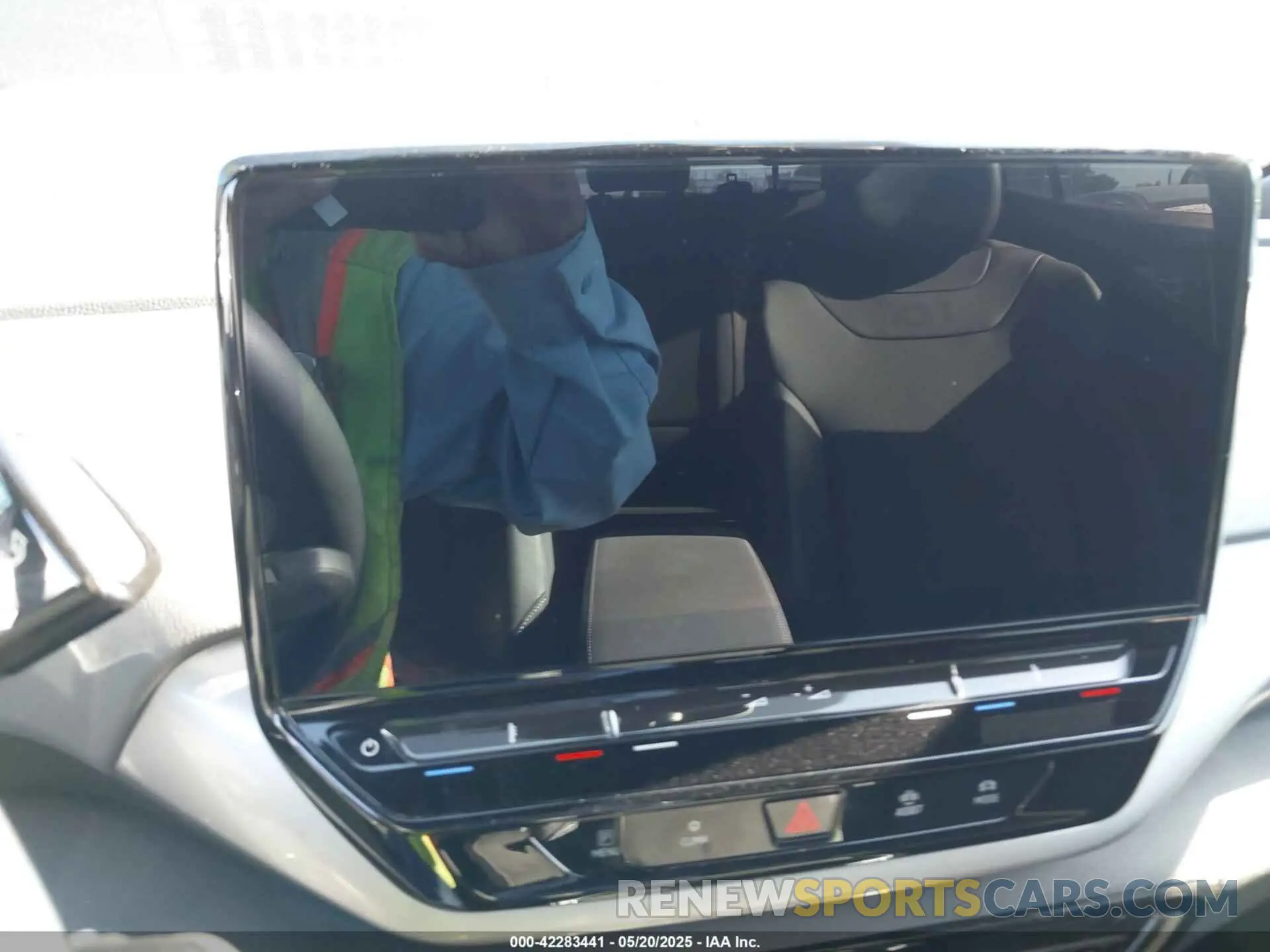 17 fotografías del automóvil dañado 1V2VMPE88PC043137 VOLKSWAGEN ID.4 2023