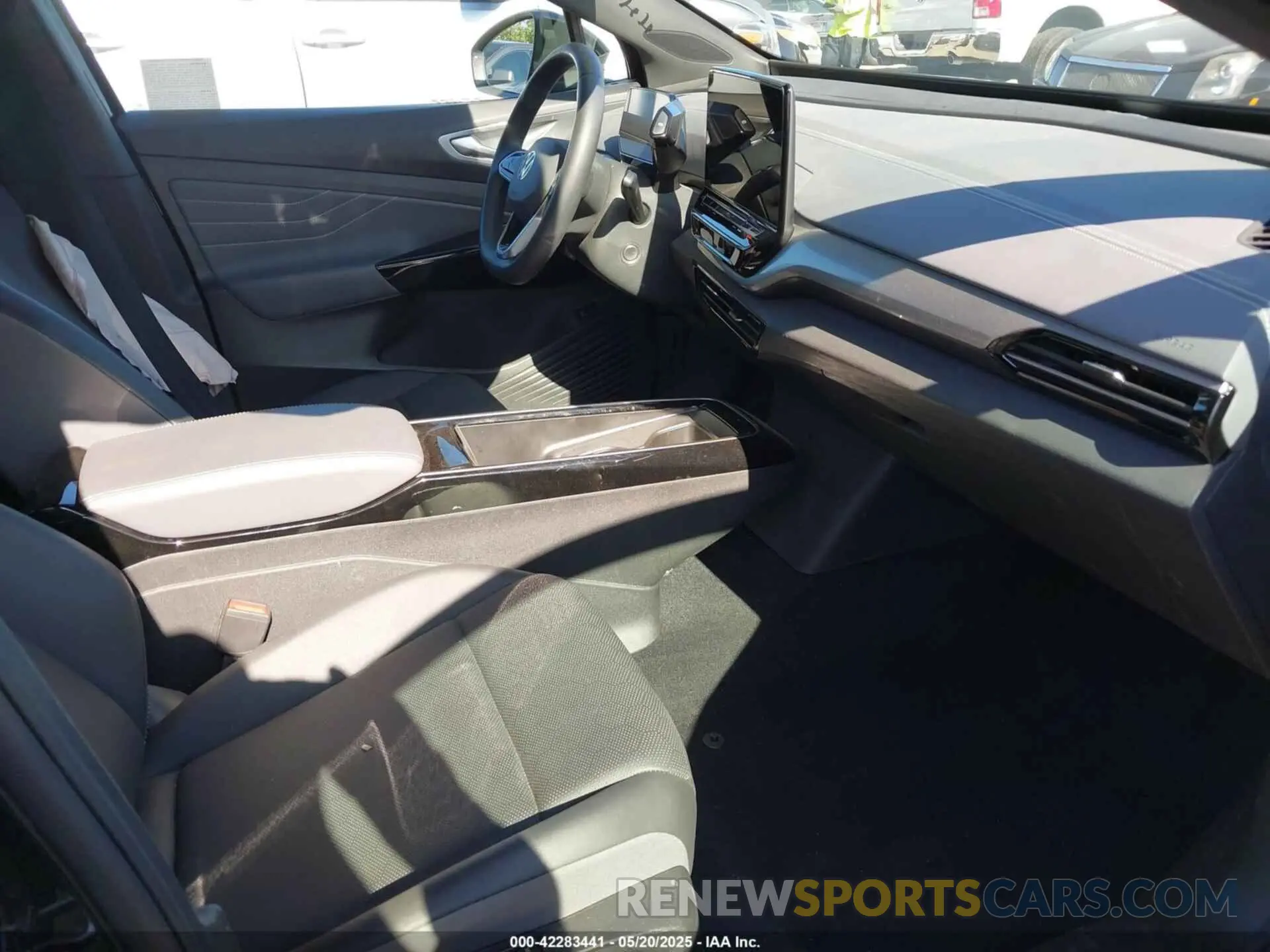 5 fotografías del automóvil dañado 1V2VMPE88PC043137 VOLKSWAGEN ID.4 2023