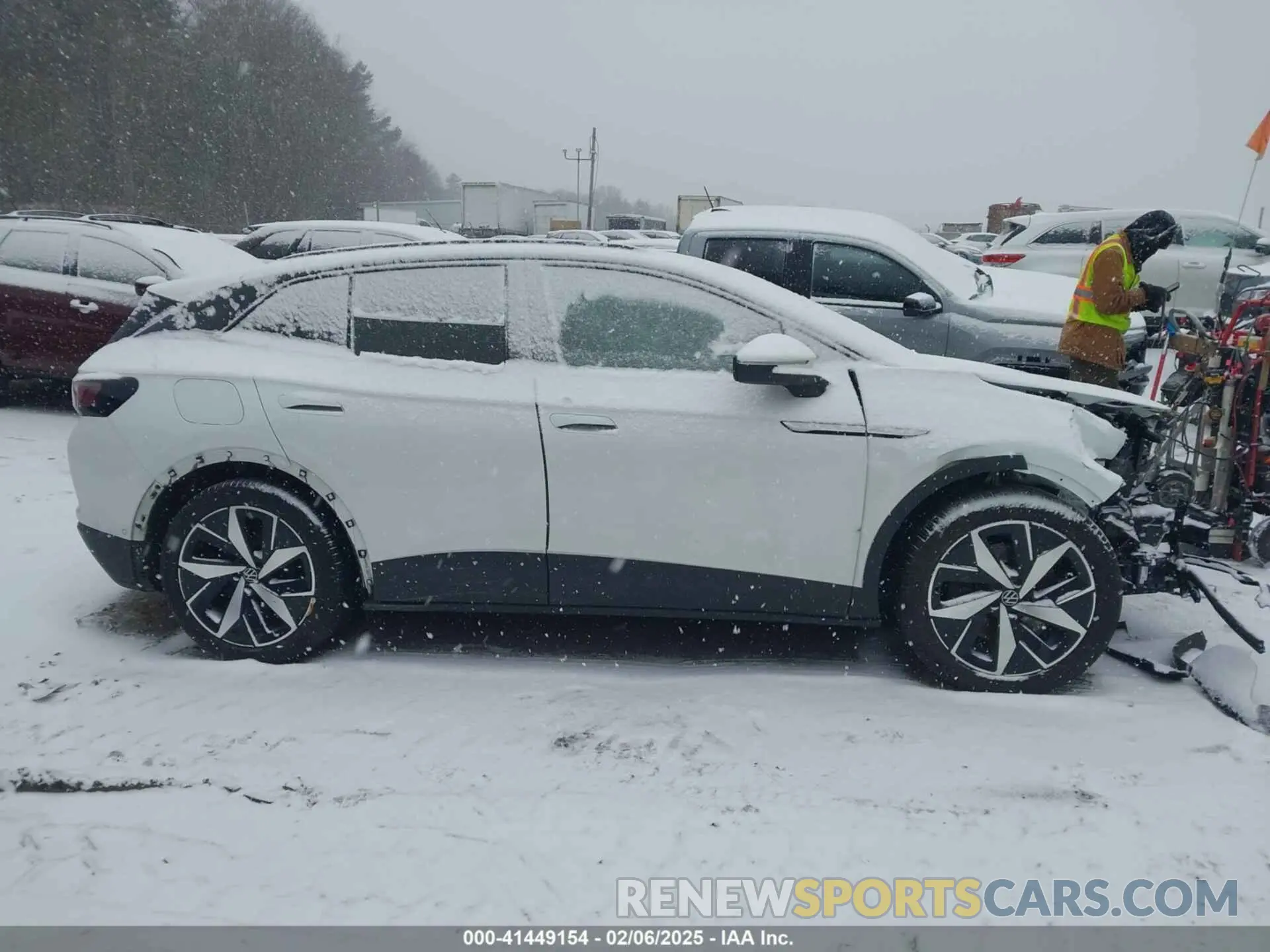 13 fotografías del automóvil dañado 1V2VMPE89PC022250 VOLKSWAGEN ID.4 2023