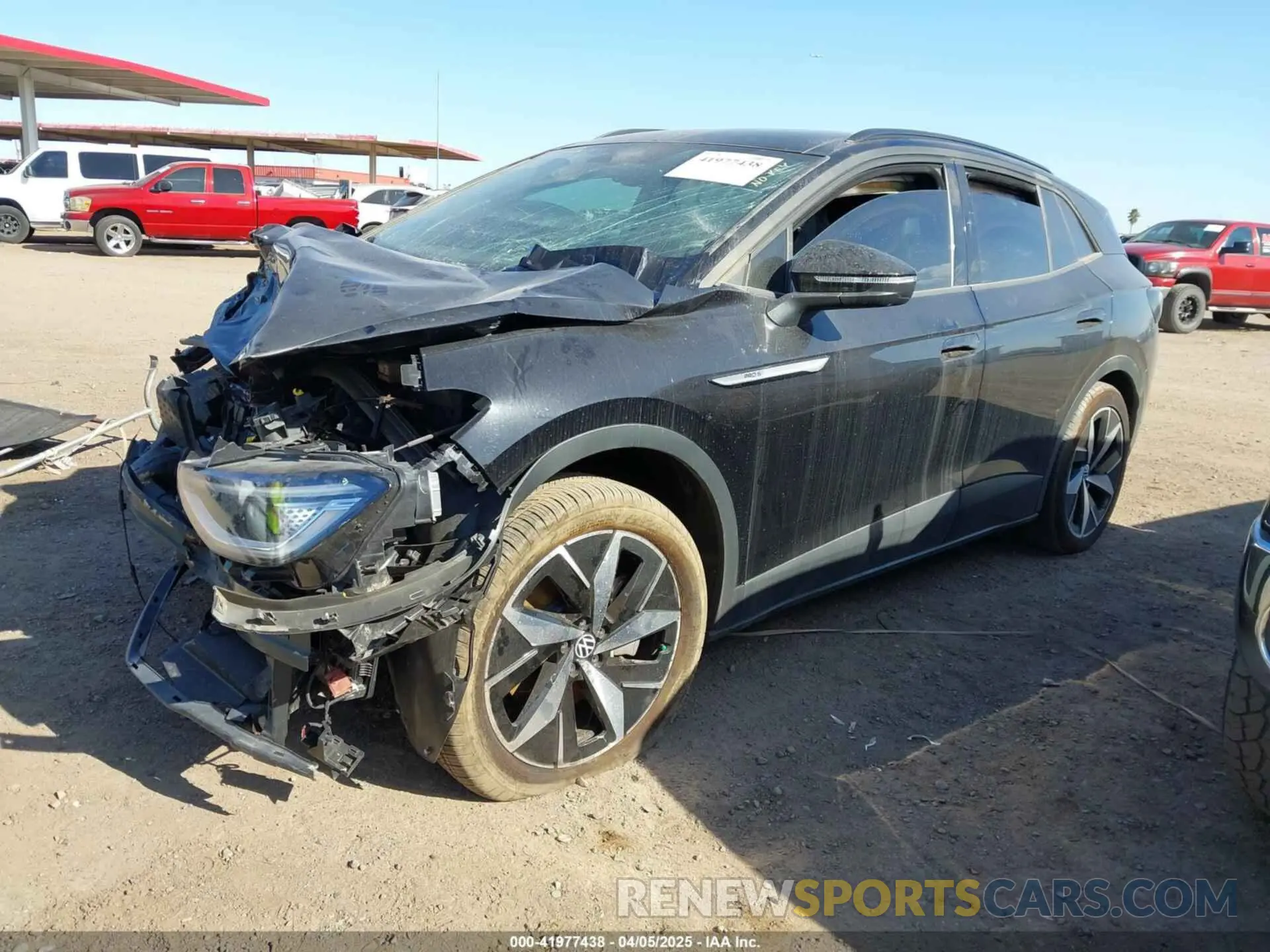 2 fotografías del automóvil dañado 1V2VMPE8XPC050879 VOLKSWAGEN ID.4 2023
