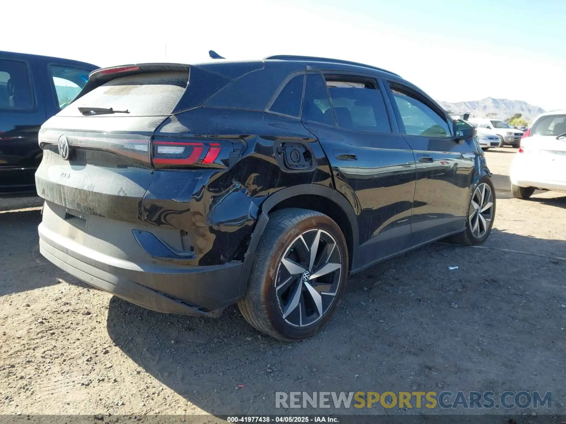 4 fotografías del automóvil dañado 1V2VMPE8XPC050879 VOLKSWAGEN ID.4 2023
