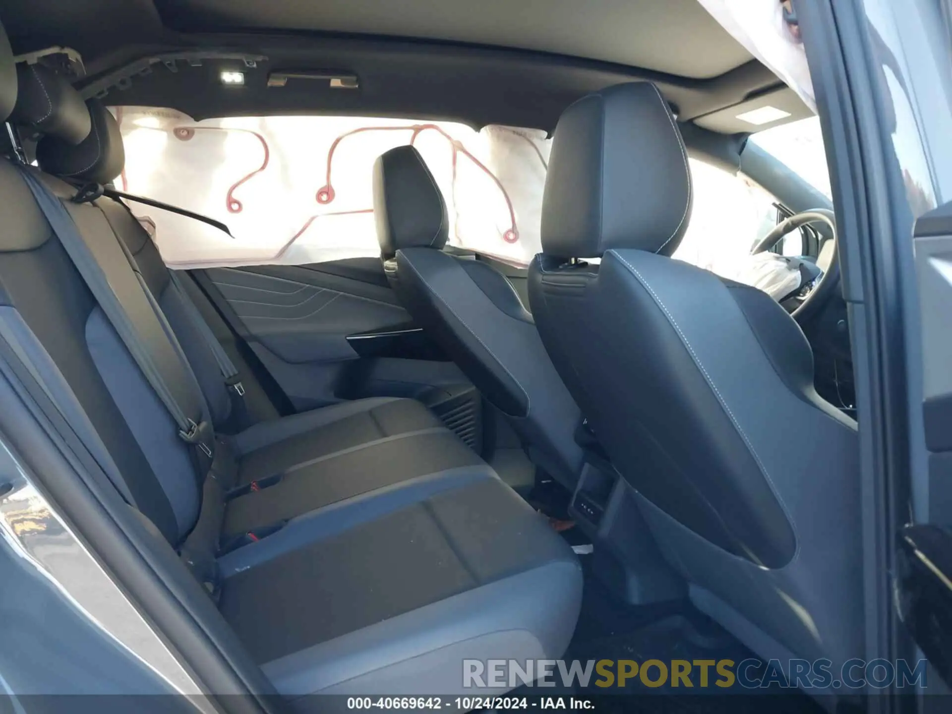 8 fotografías del automóvil dañado 1V2WNPE81PC052201 VOLKSWAGEN ID.4 2023