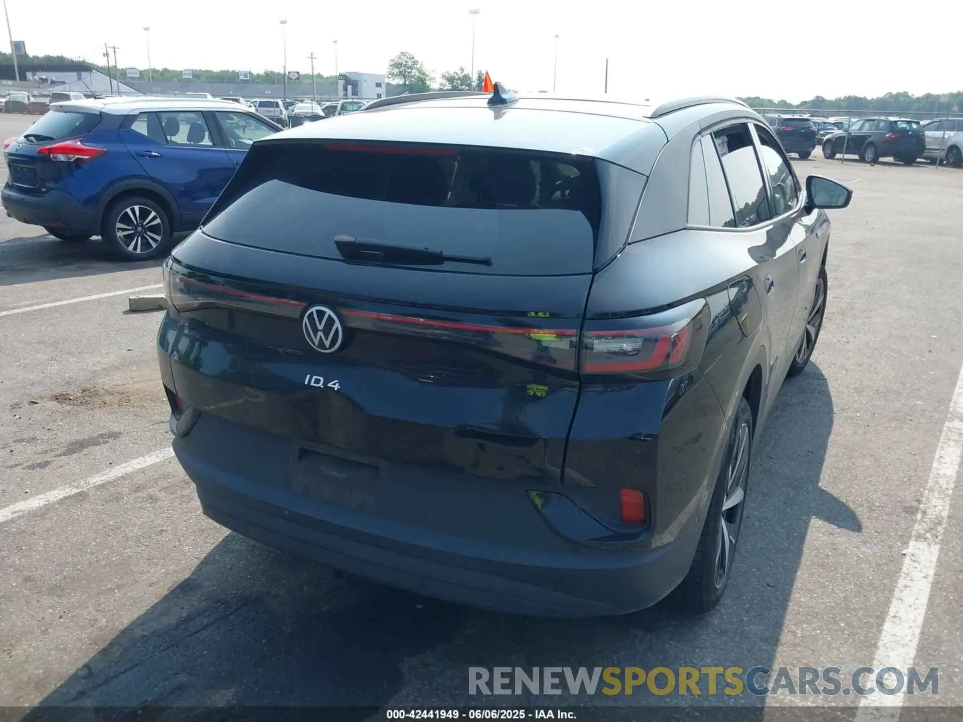 4 fotografías del automóvil dañado 1V2WNPE83PC049459 VOLKSWAGEN ID.4 2023